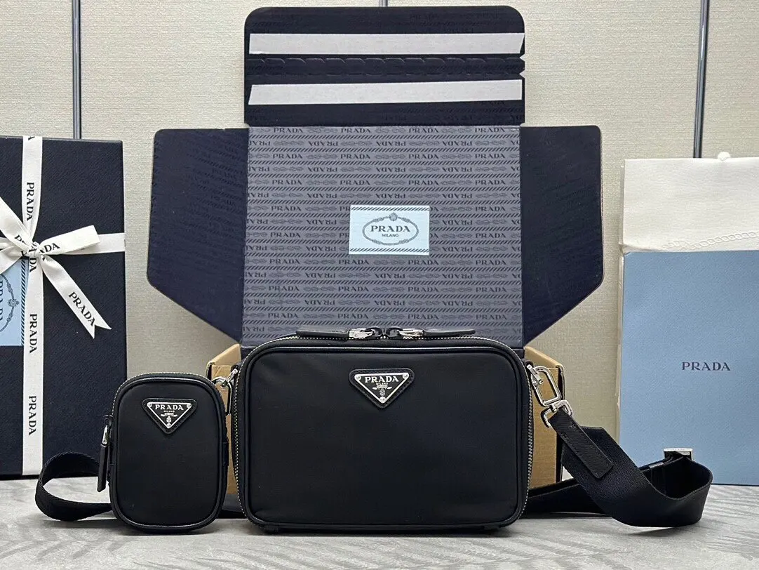 PRADA 2VH070 Re-Nylon尼龍 Saffiano十字纹牛皮 邮差包 通勤百搭款