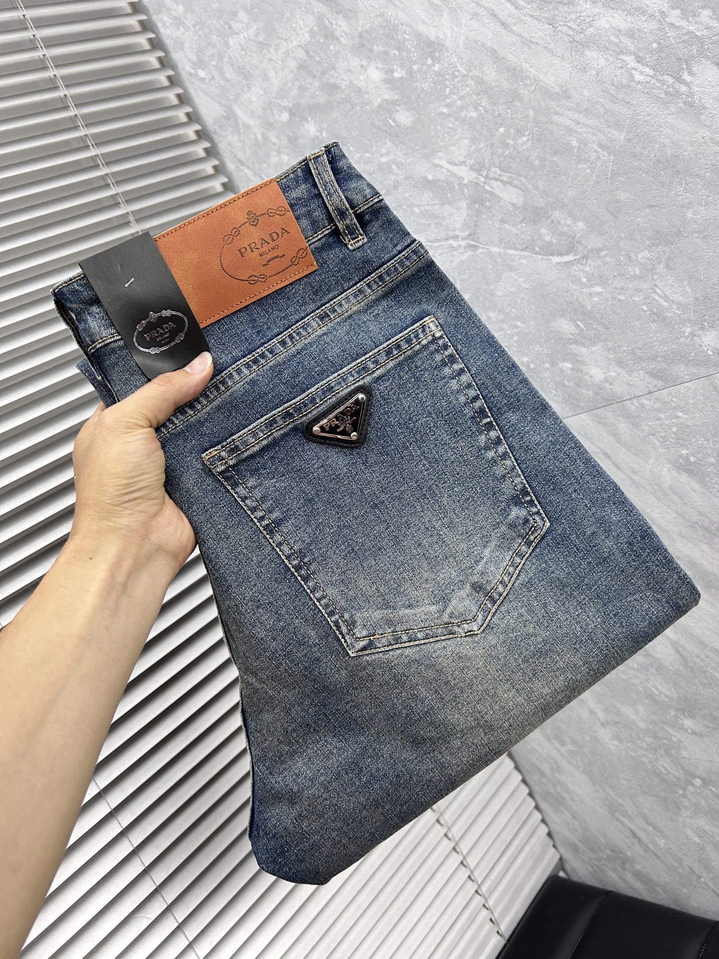 PRADA 牛仔裤 休閒寬鬆款