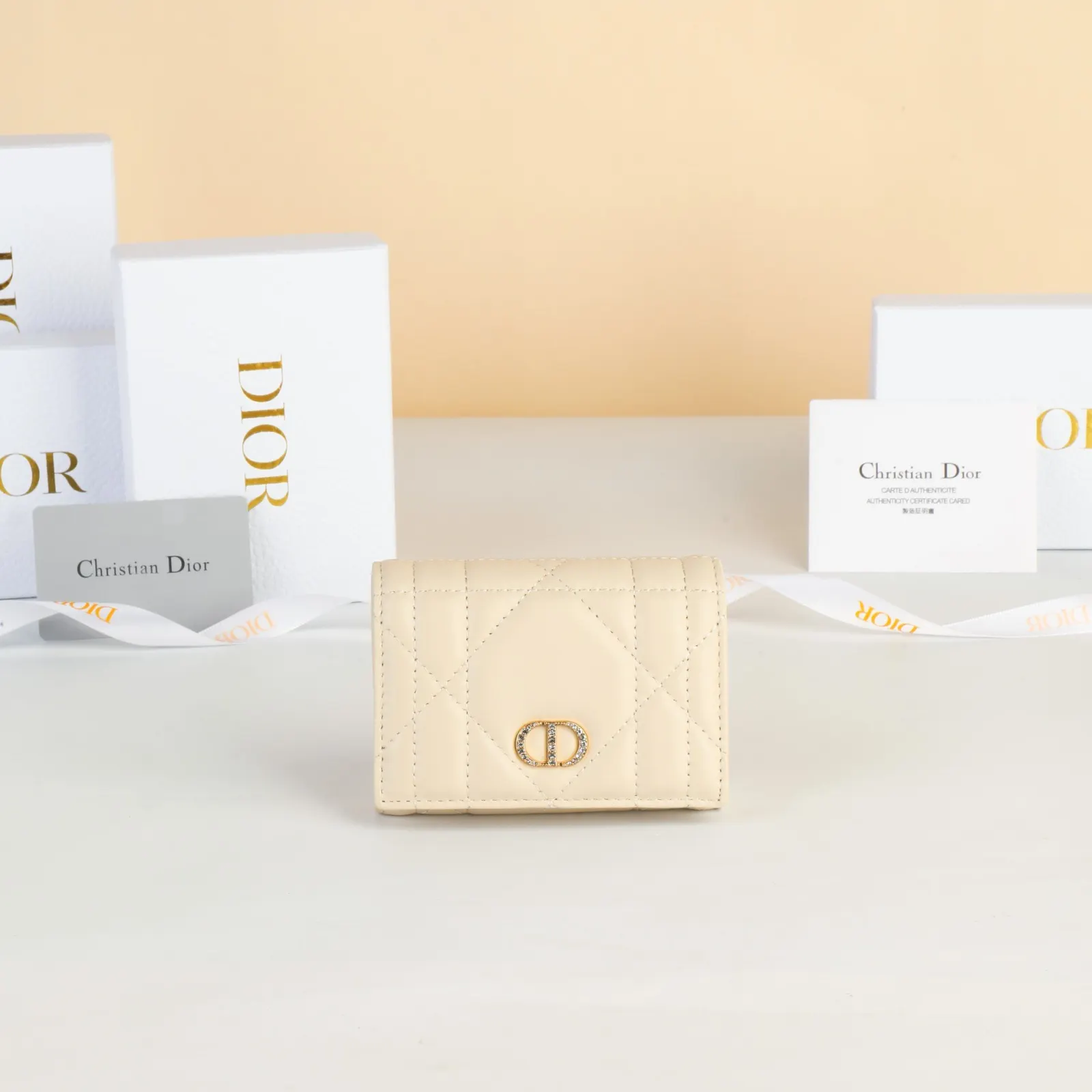 Dior Caro 白色羊皮錢包 精緻配飾款