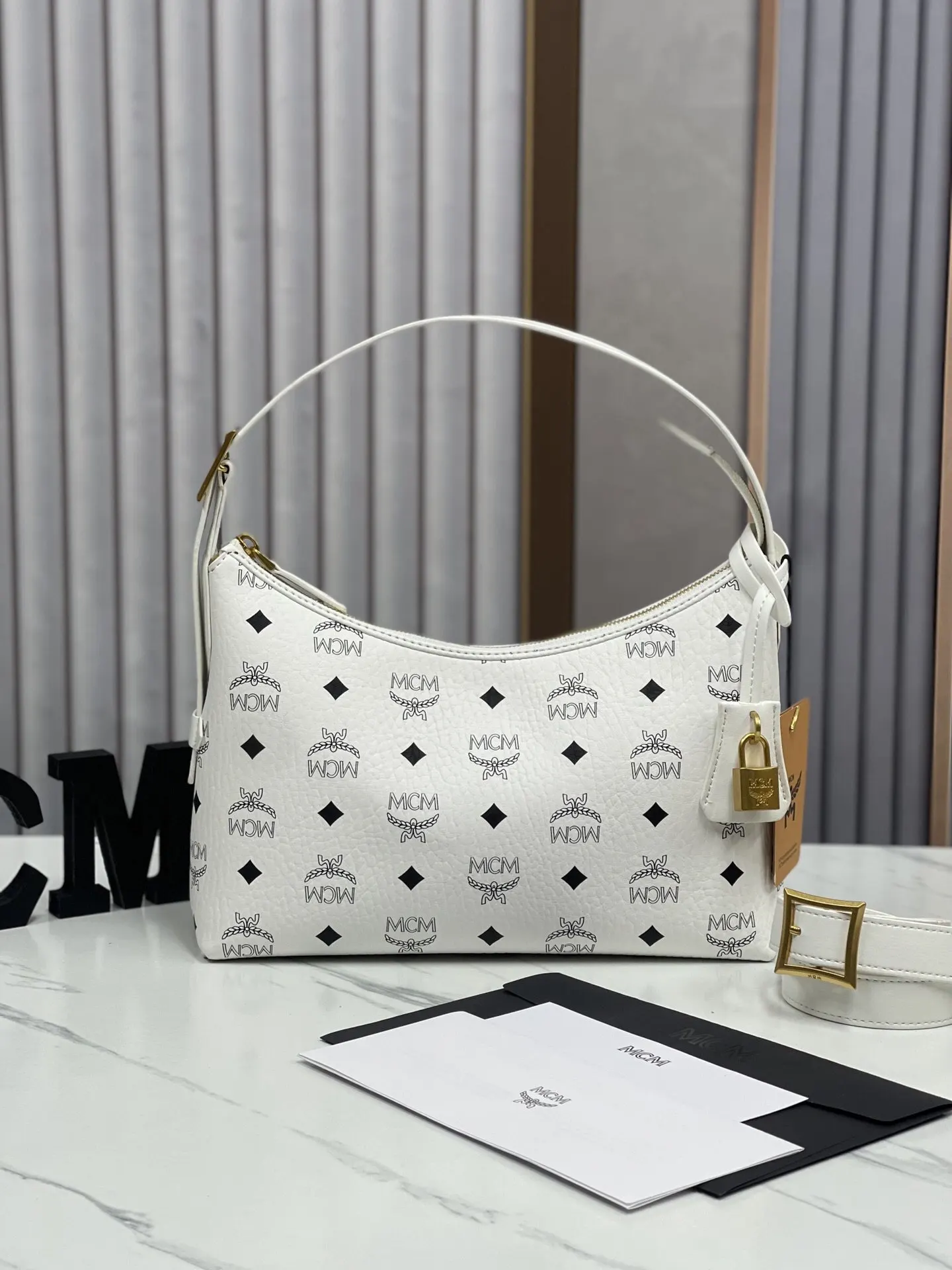 Hobo 皮革 MCM全新升级 环保♻ 早春 MCM AR 腋下包 復古腋下背款