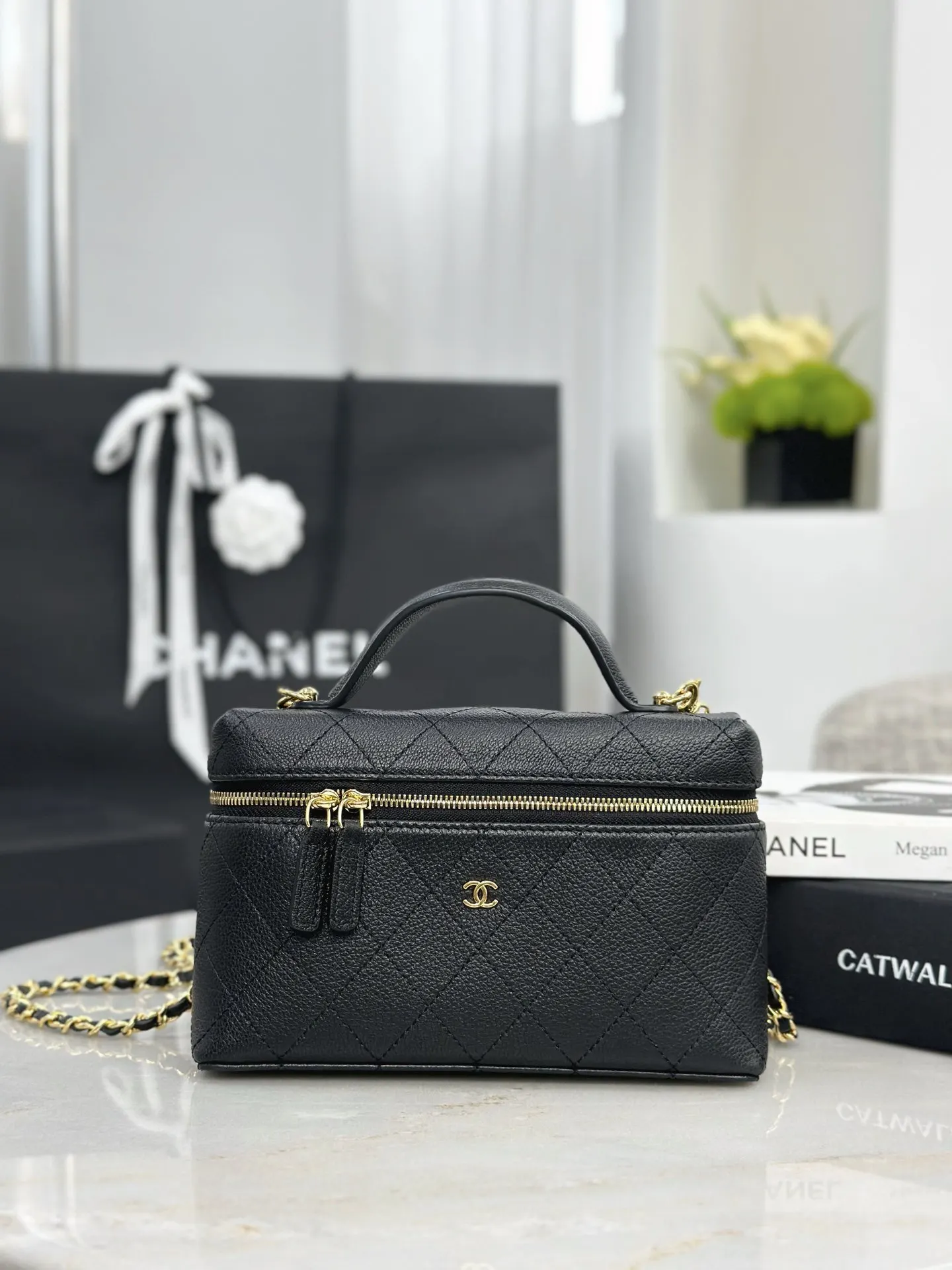 CHANEL Litchi Pattern Cowhide 19 Bag Chain Bag, Shoulder Cro