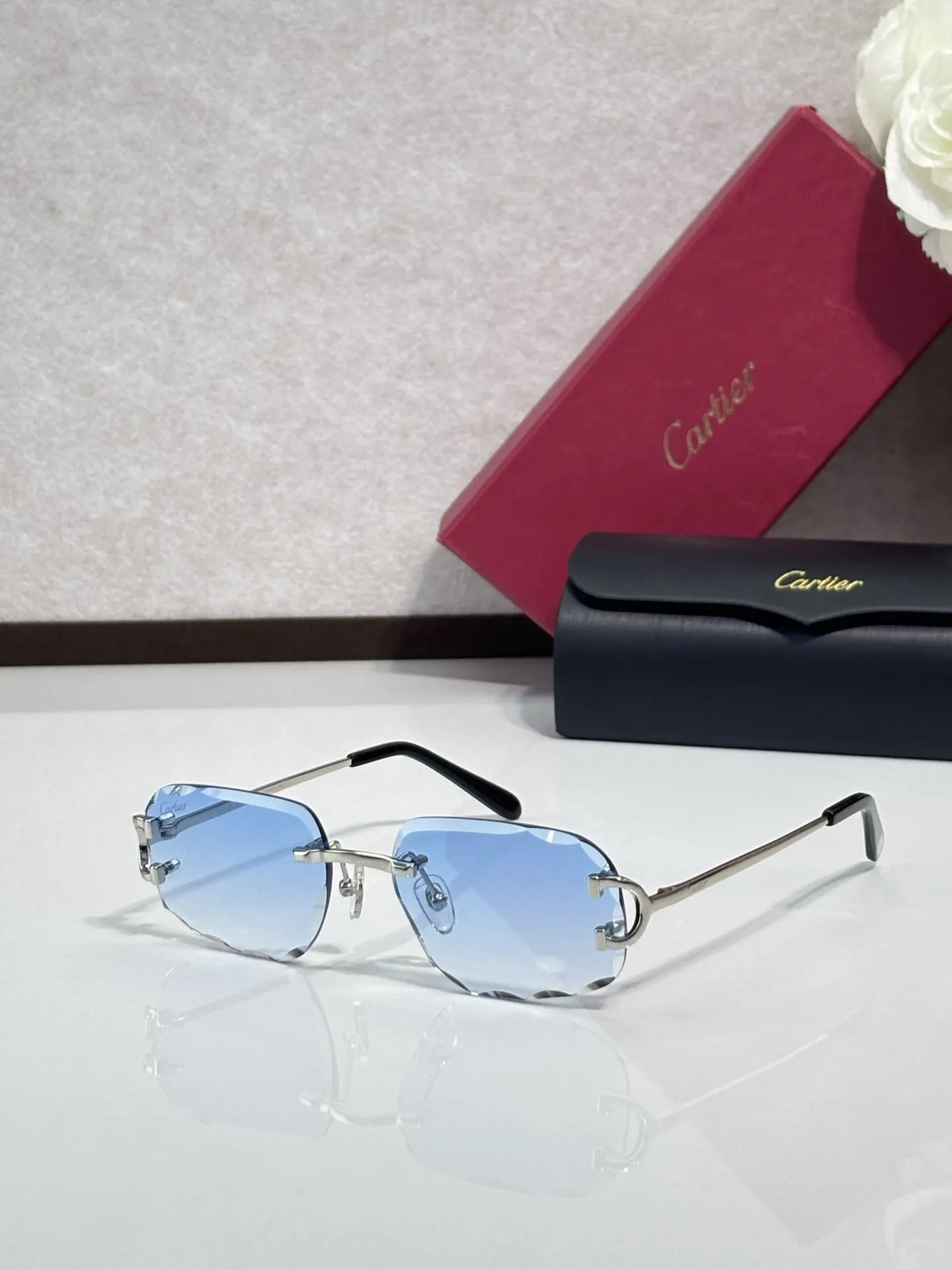 Cartier 墨镜 時尚防晒款