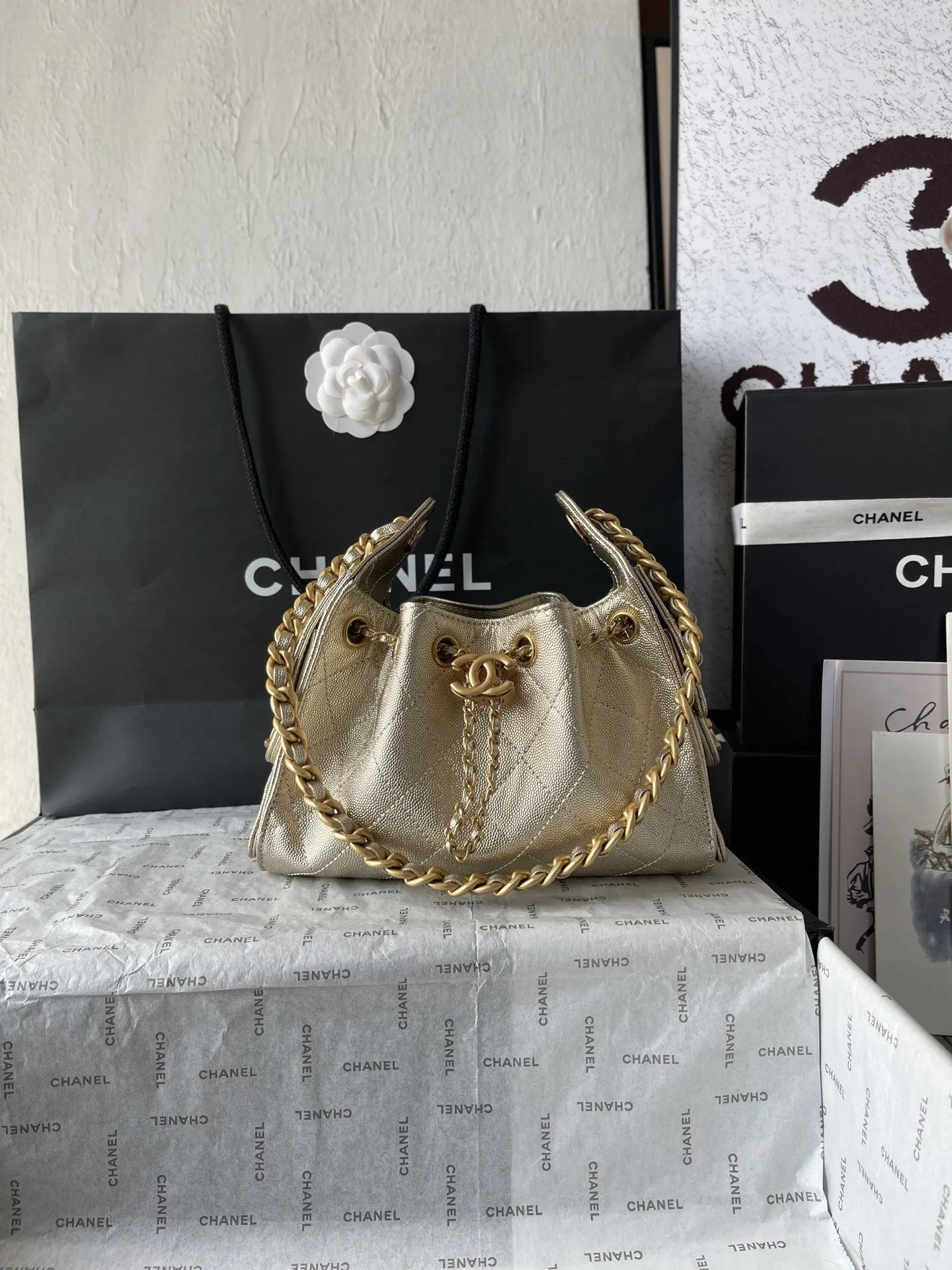 Chanel White Gold Hobo Shoulder Bag Vintage Leather