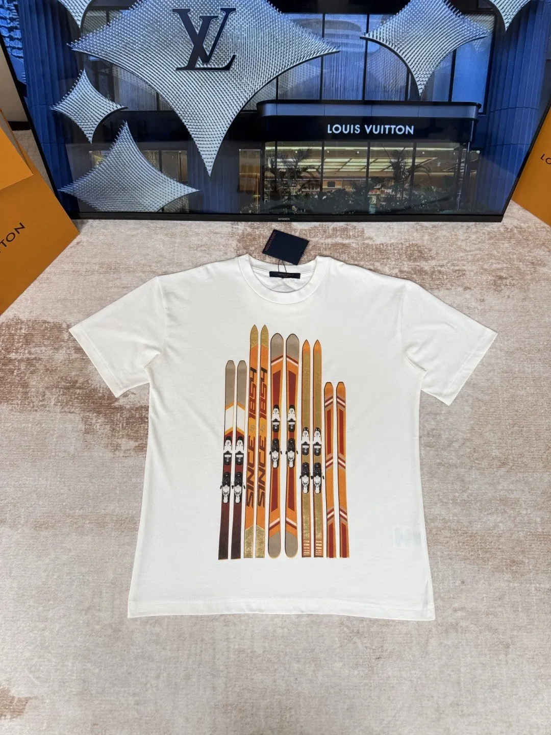 LV White Embroidery Print Short Sleeve T-Shirt Casual Versatile Style