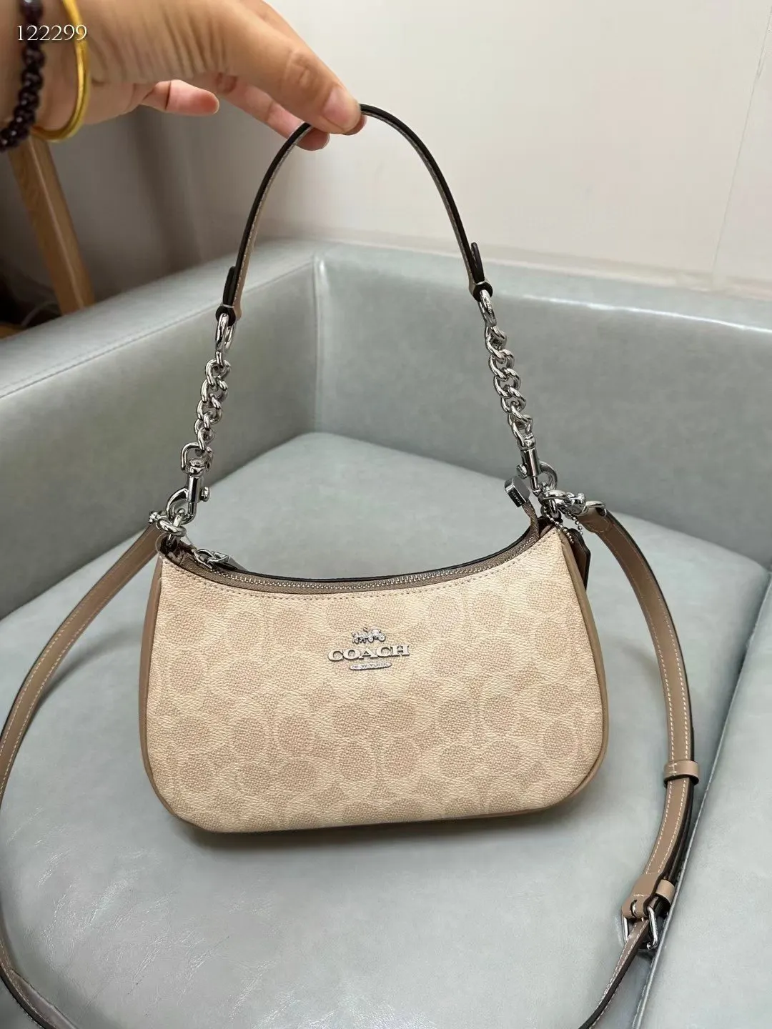 Coach 牛皮 豆沙色 经典标志 腋下包 复古腋下背款