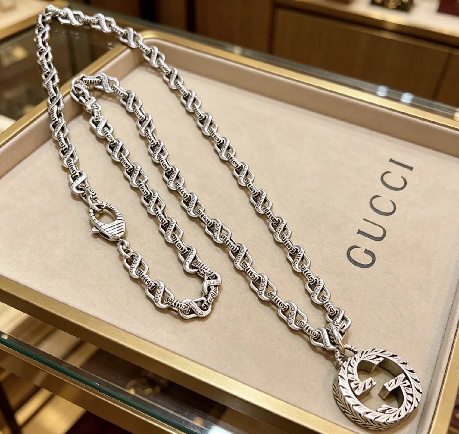 Gucci 鏈條包 單肩斜挎款