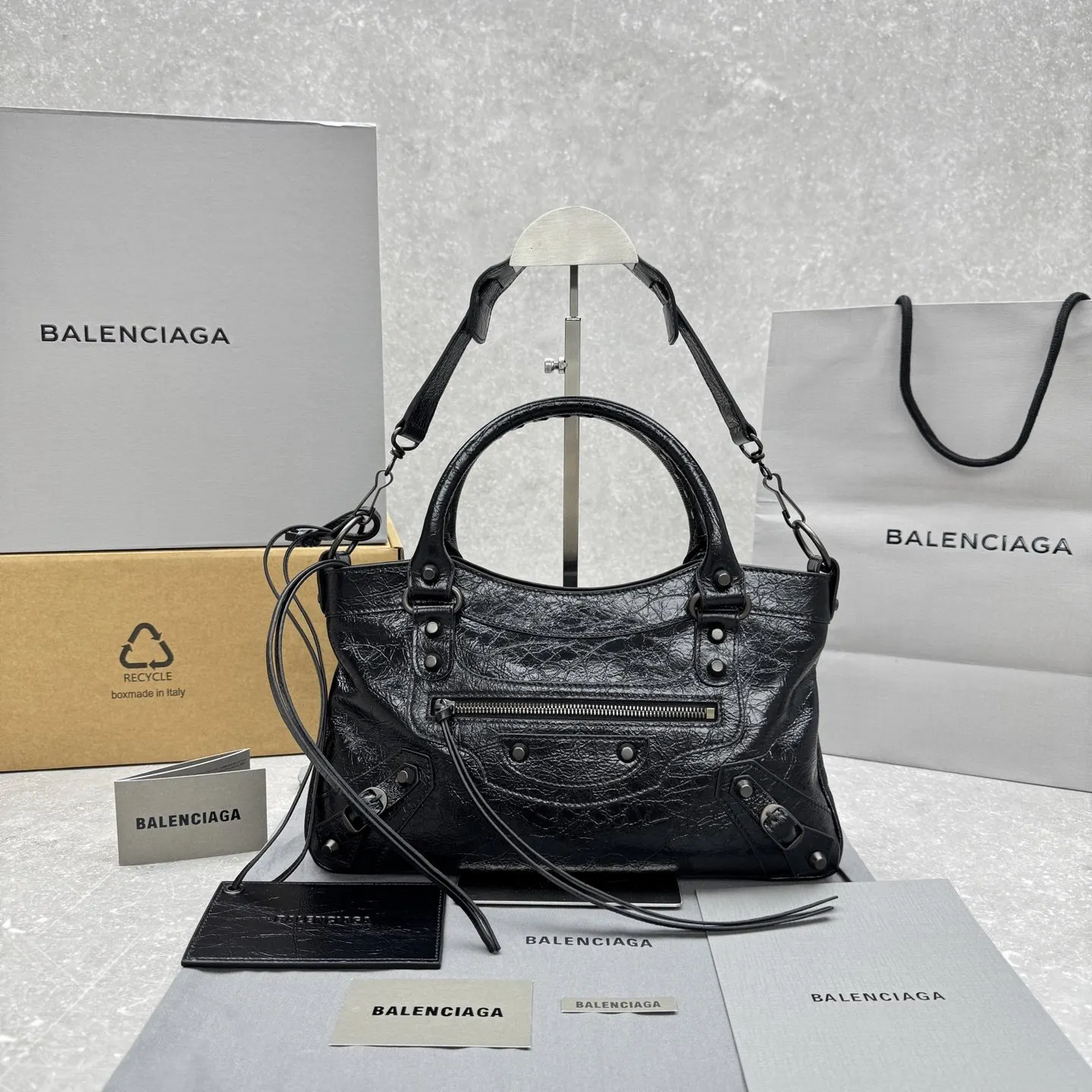 Balenciaga Le City 黑色 斜背包 日常搭配款
