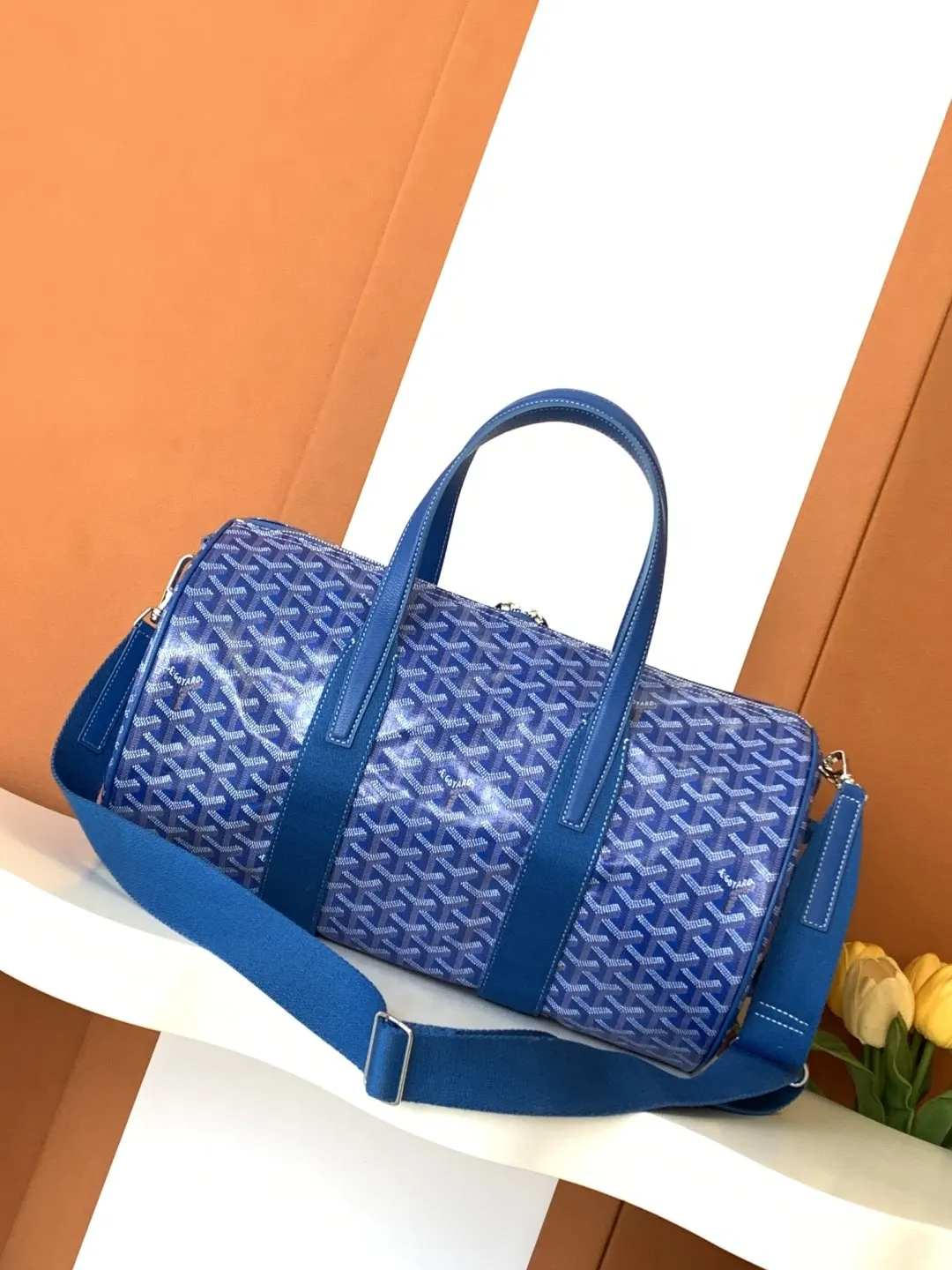 Goyard 侧边设有扣环 可以自行搭 中号背带进行肩背 旅行袋 大容量旅行款