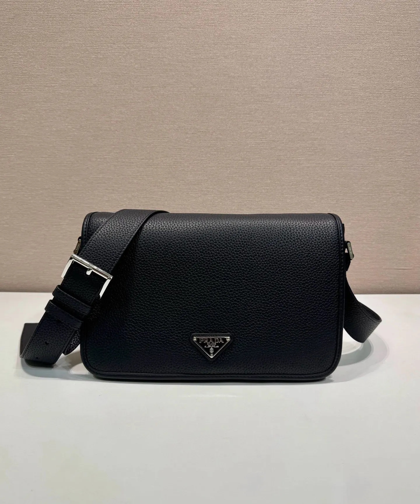 Shoulder Bag Lightweight Leather