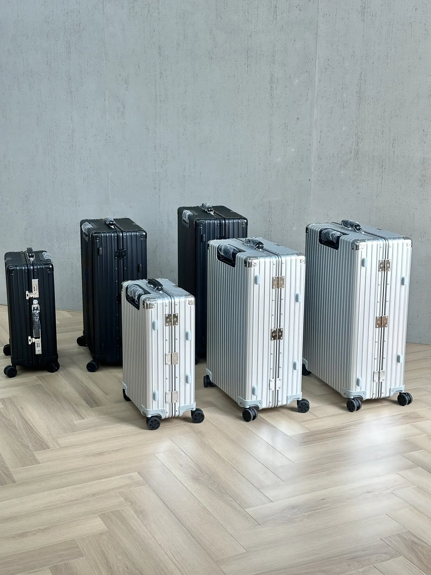 黑色 銀色 宝藏行李箱 你的 梦中情箱 Rimowa 復古 旅行拉杆款 輕便出行款