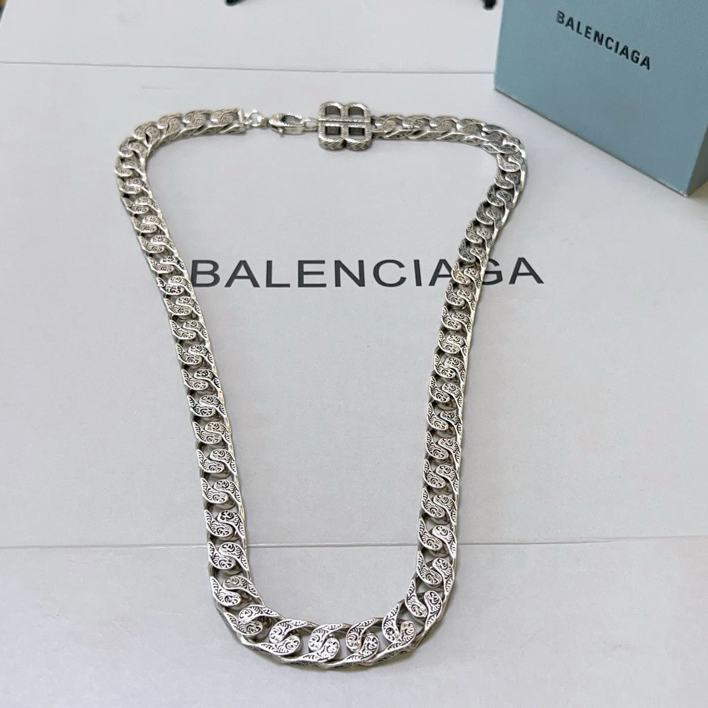 Balenciaga 項鍊 精致搭配款