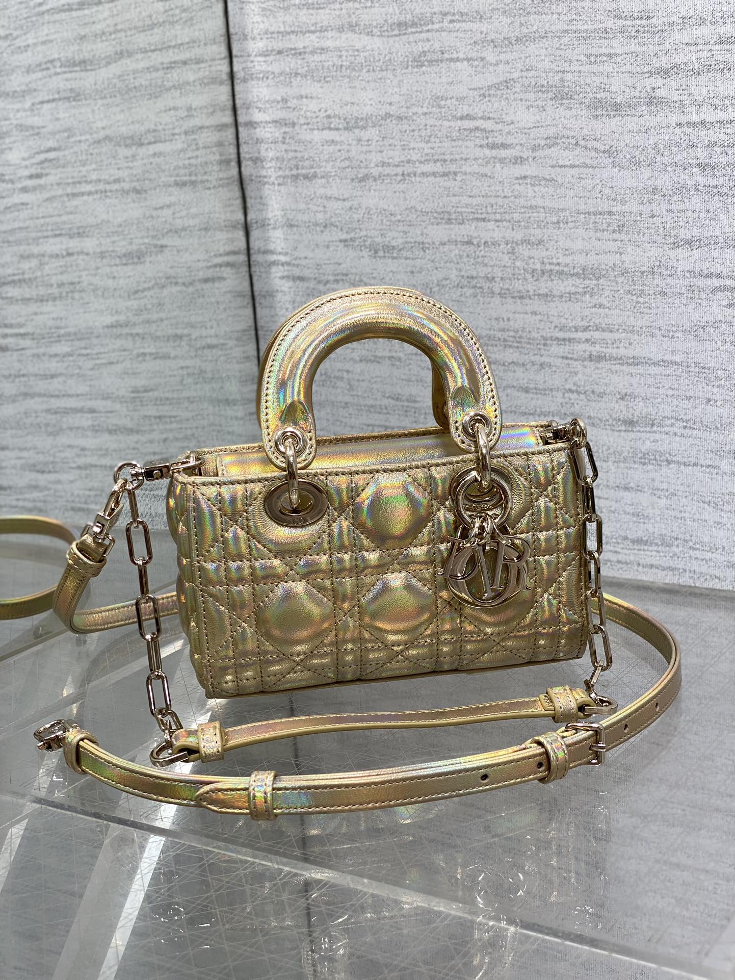 Dior 羊皮 进口 羊皮横款迷你戴妃包 镭射金D Joy bag 鏈條包 精致鏈條款