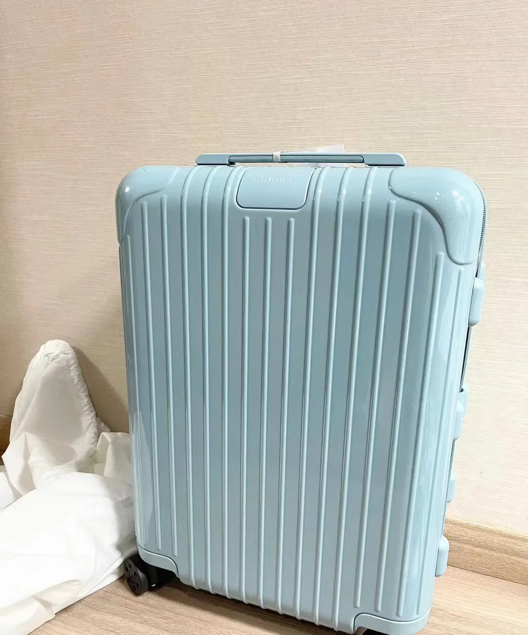 黑色 白色 Essential 系列 原Salsa的 行李箱 旅行拉杆款 輕便出行款