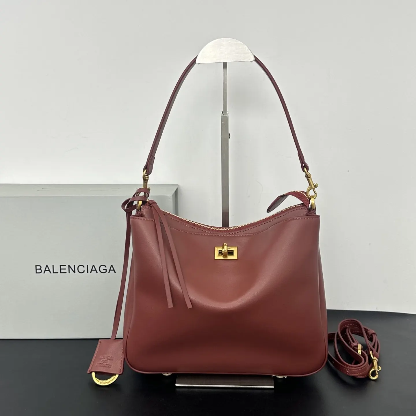 Balenciaga Rodeo 牛皮 腋下包 簡約腋下款