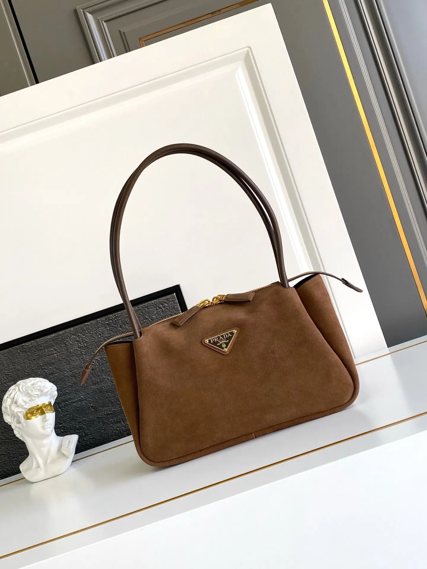 PRADA 1BA444 金色 三角标 腋下包 日常通勤款