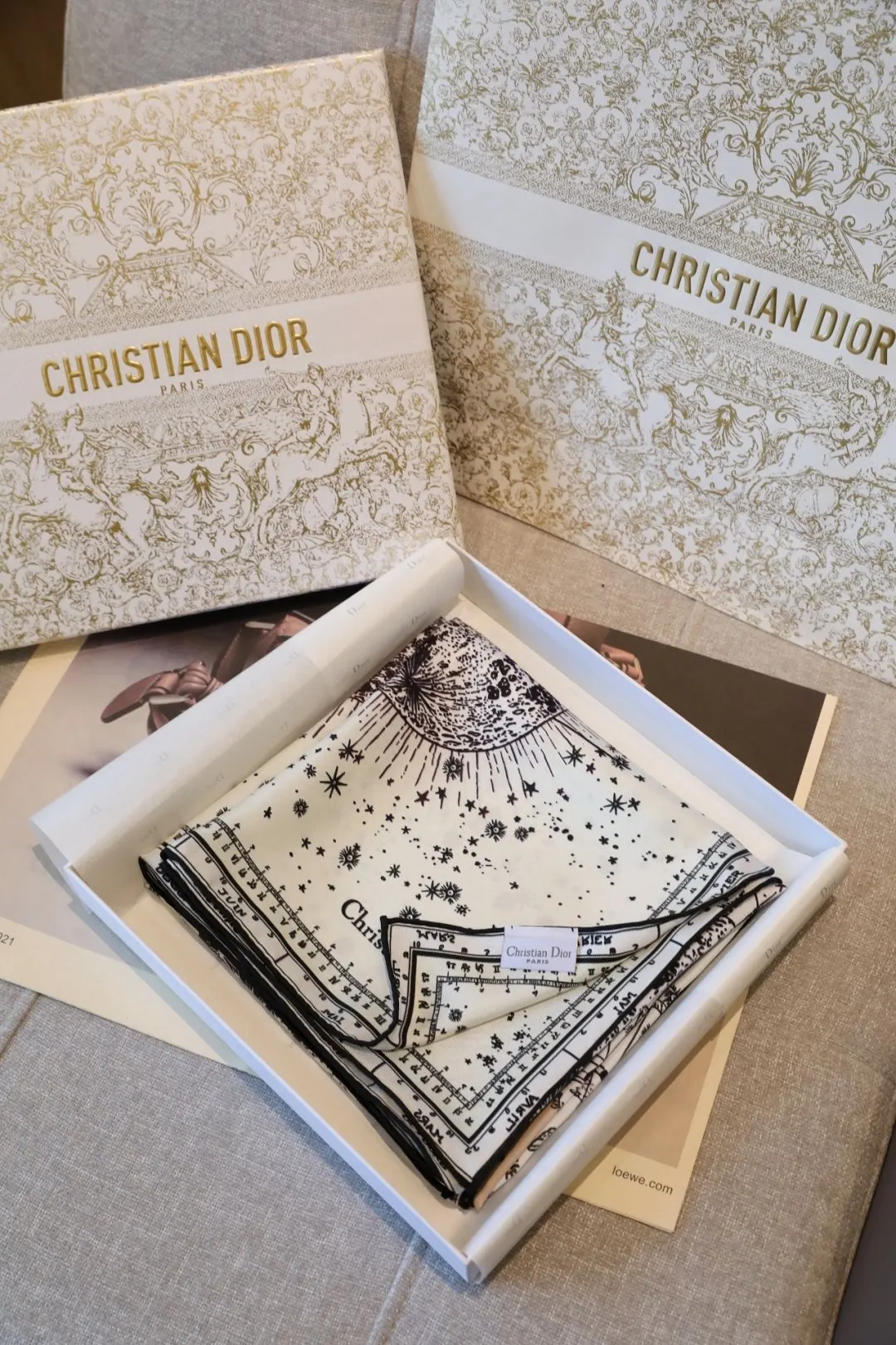 Dior 真絲方巾 精緻配飾款