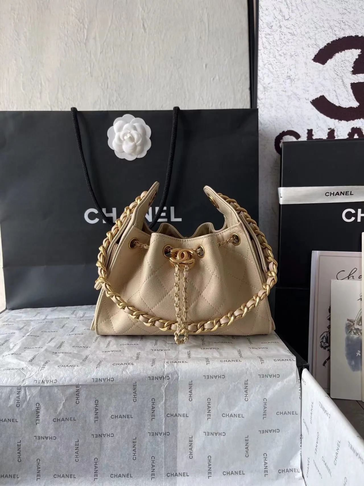 CHANEL 白色 金色 小牛皮 腋下包 復古腋下背款
