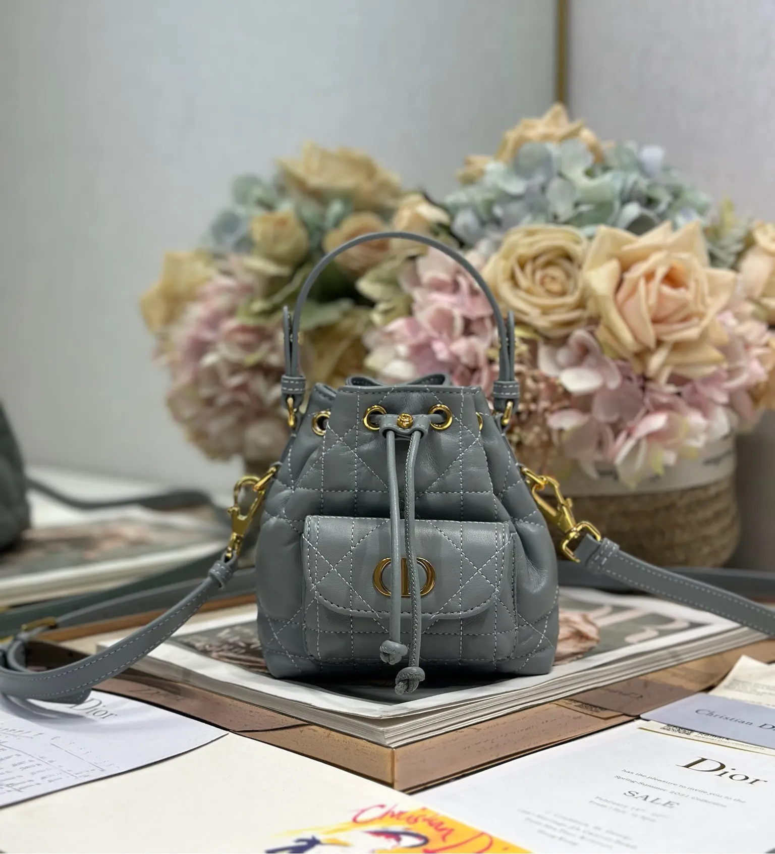 Dior Caro 黑色羊皮卡夾 精緻配飾款