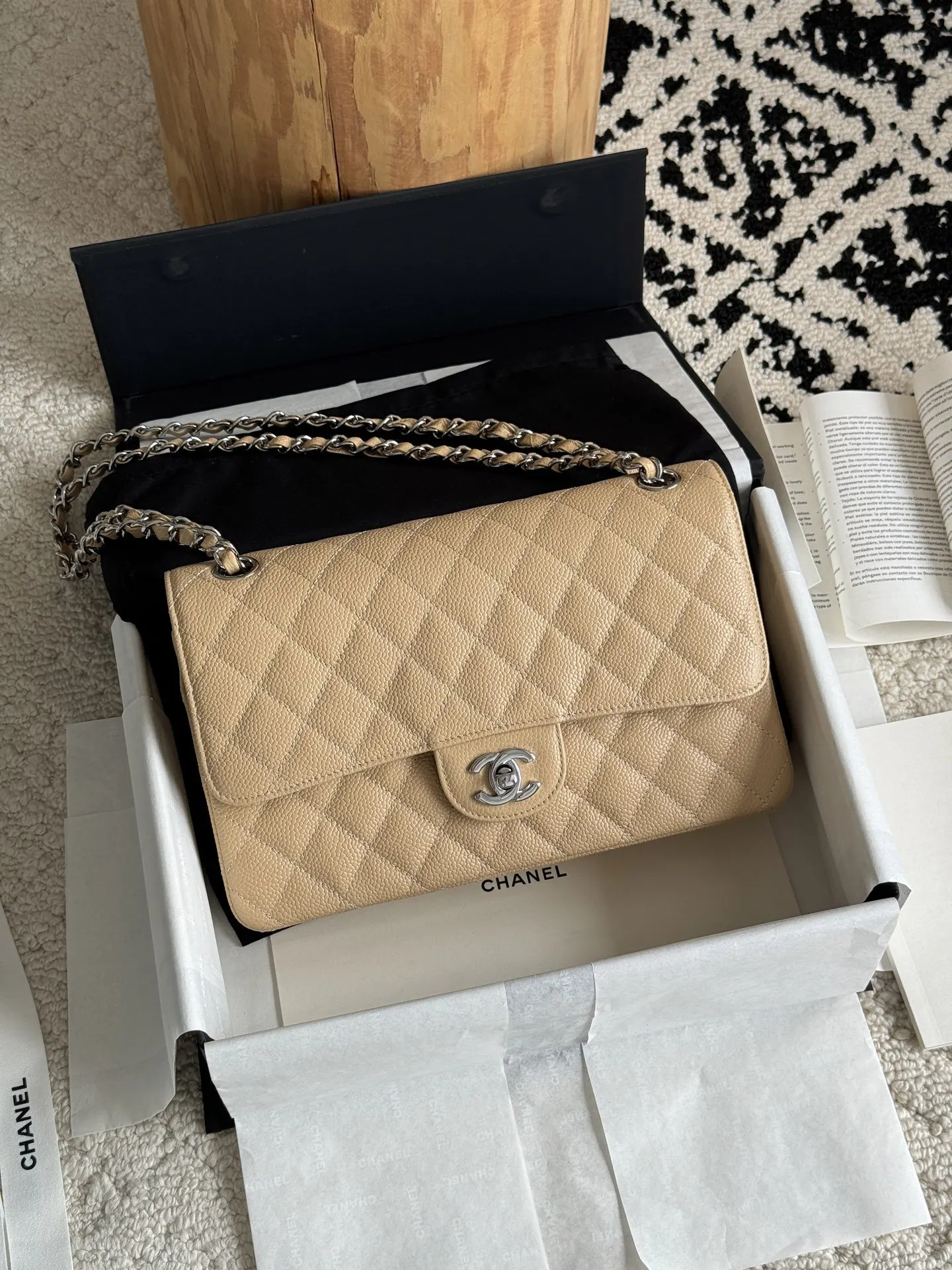 Crossbody Bag Lightweight Classic Leather