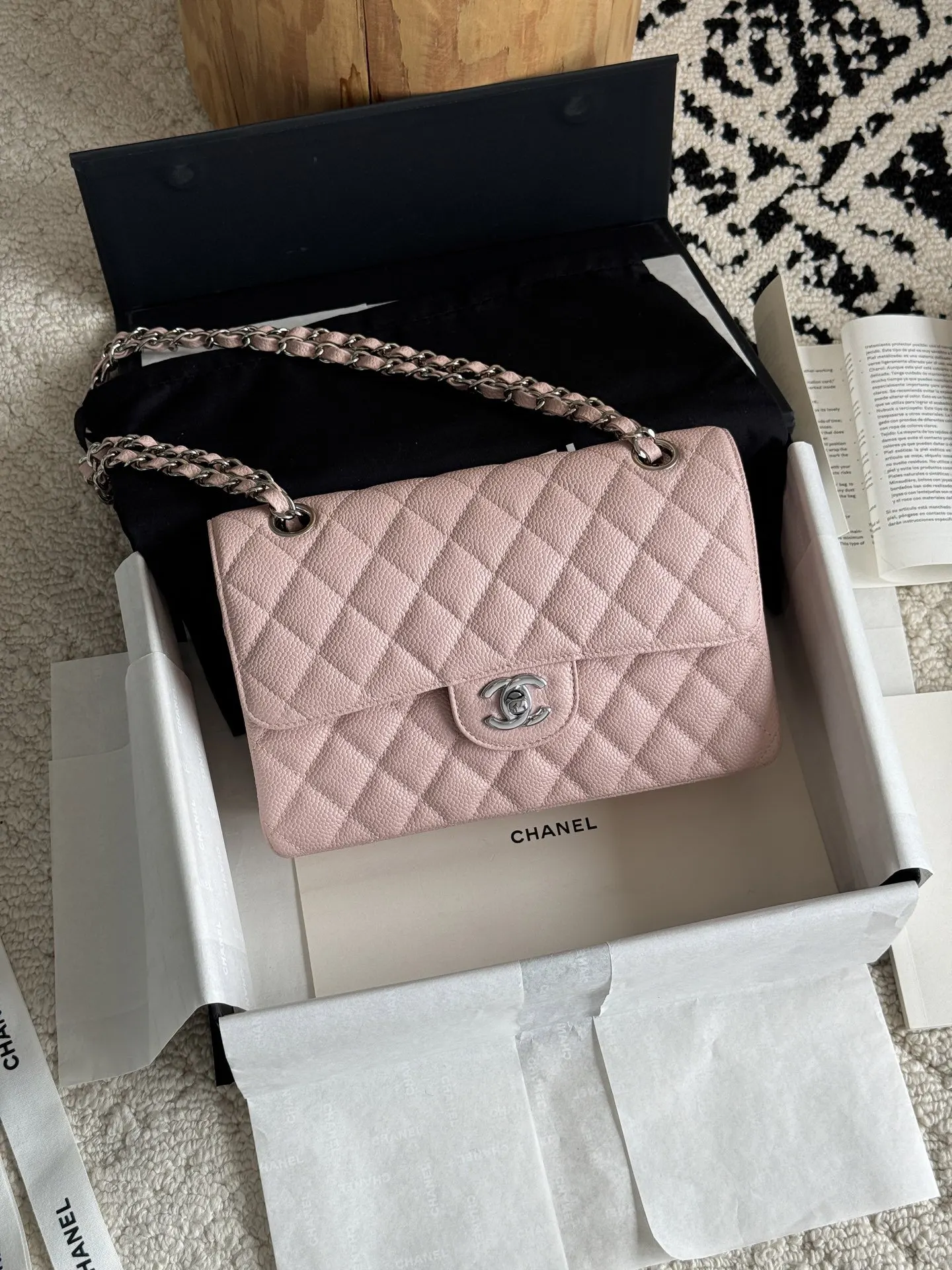 Crossbody Bag Lightweight Classic Leather