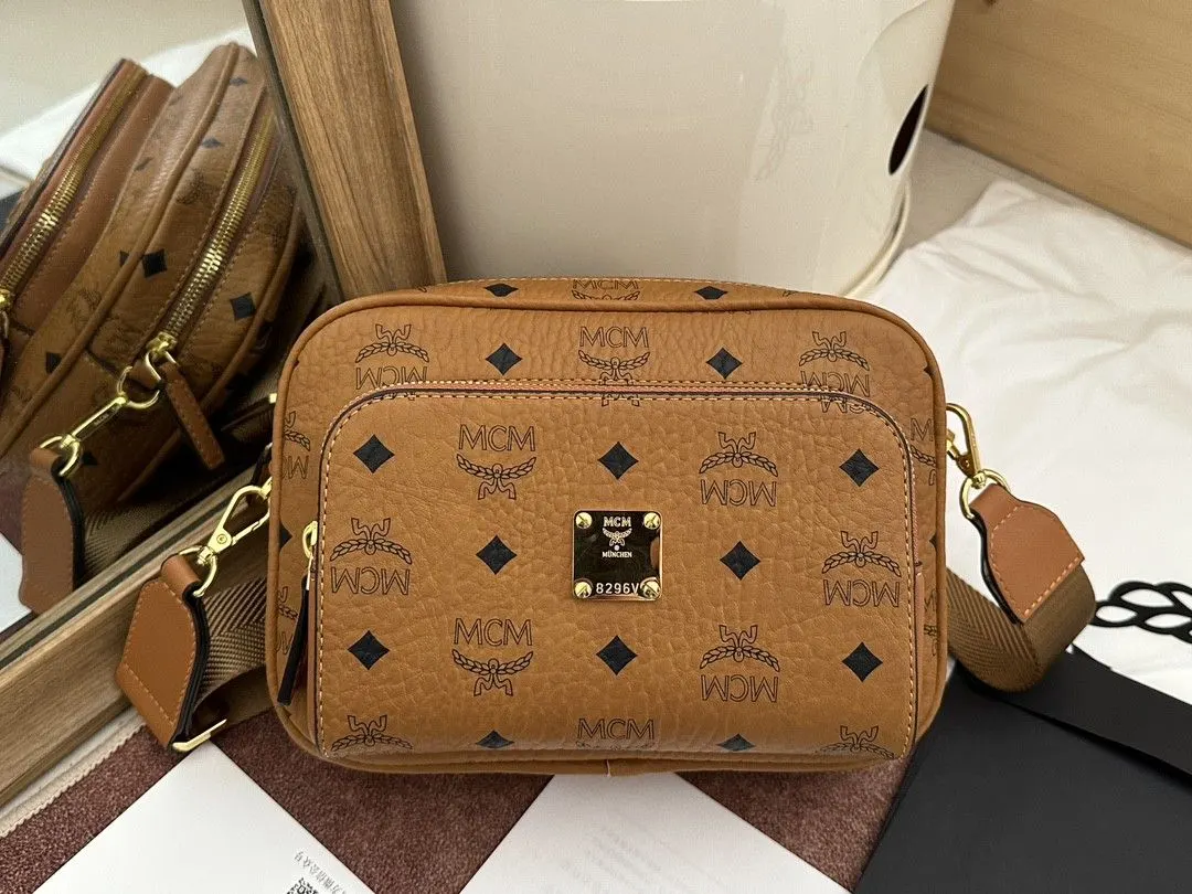 牛皮 款号 MCM 斜背包 Aren斜挎 輕便斜挎款
