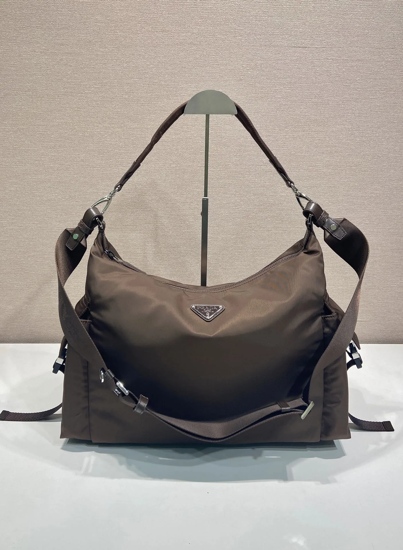 PRADA Re-Nylon尼龍 皮革 腋下包 日常通勤款