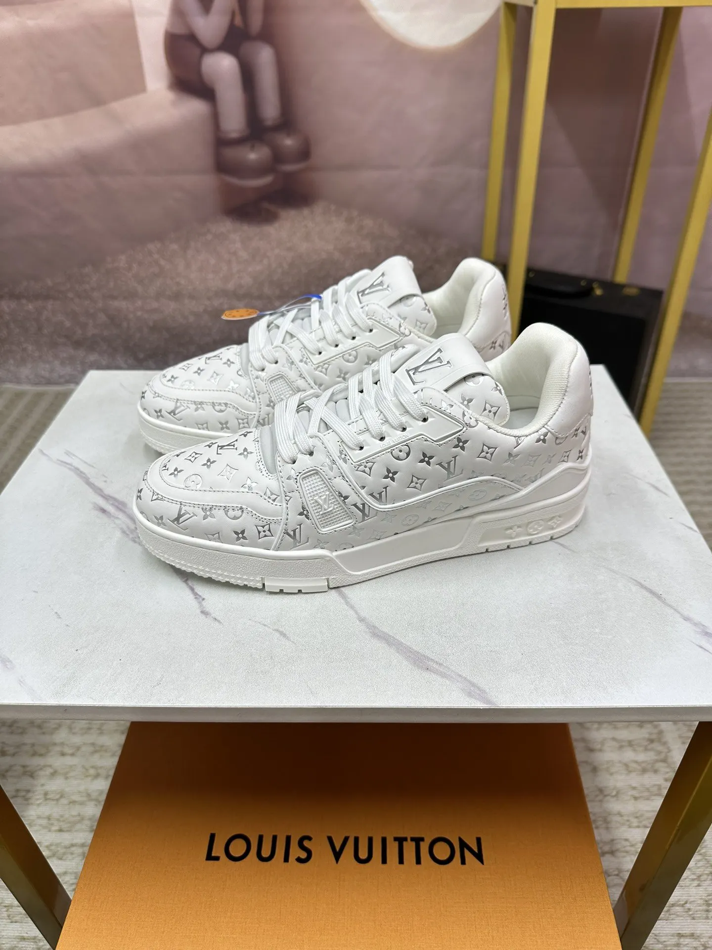 LV Casual Versatile