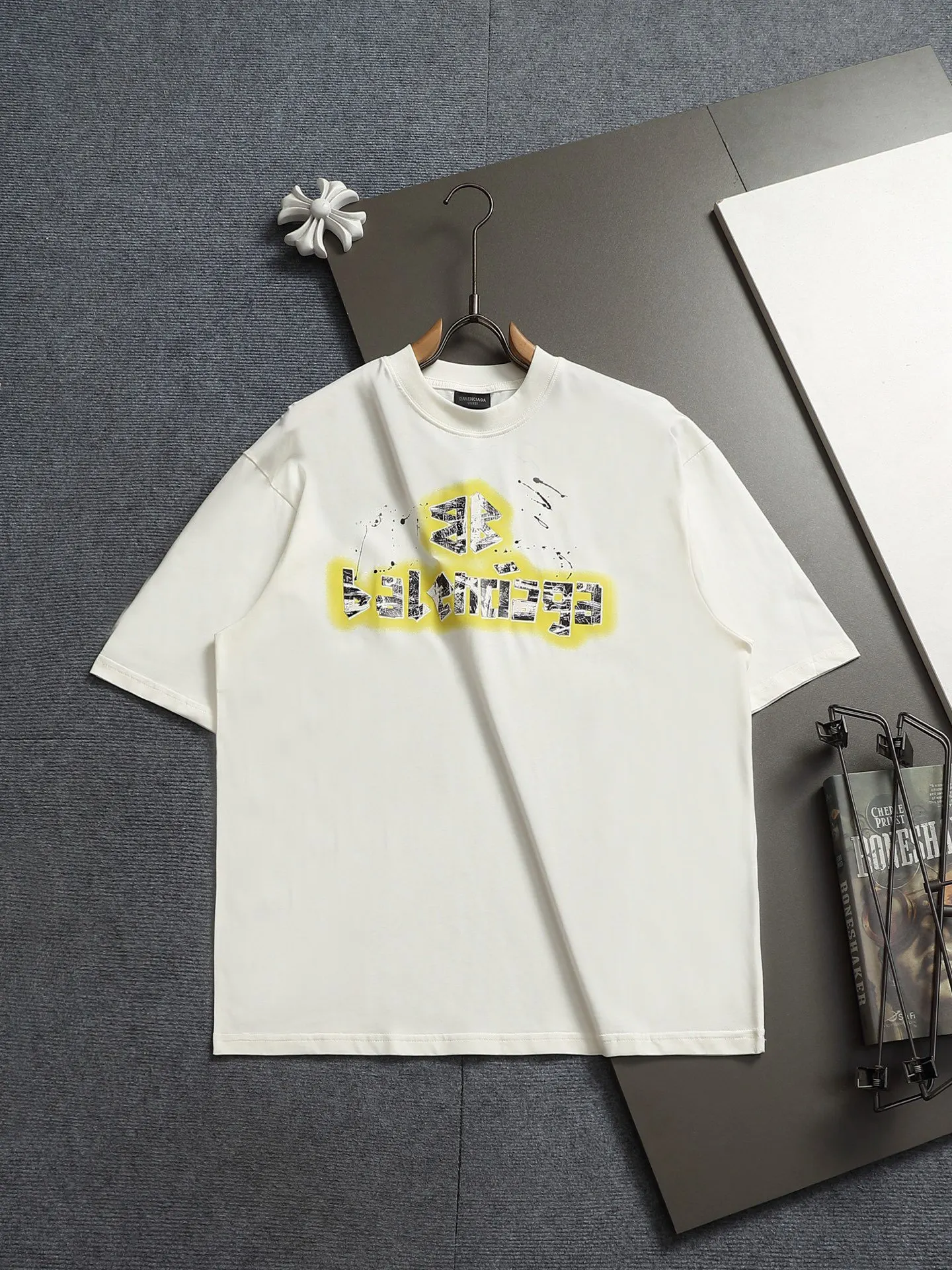 Balenciaga 杏色 Logo 短袖T恤 街頭休閒款