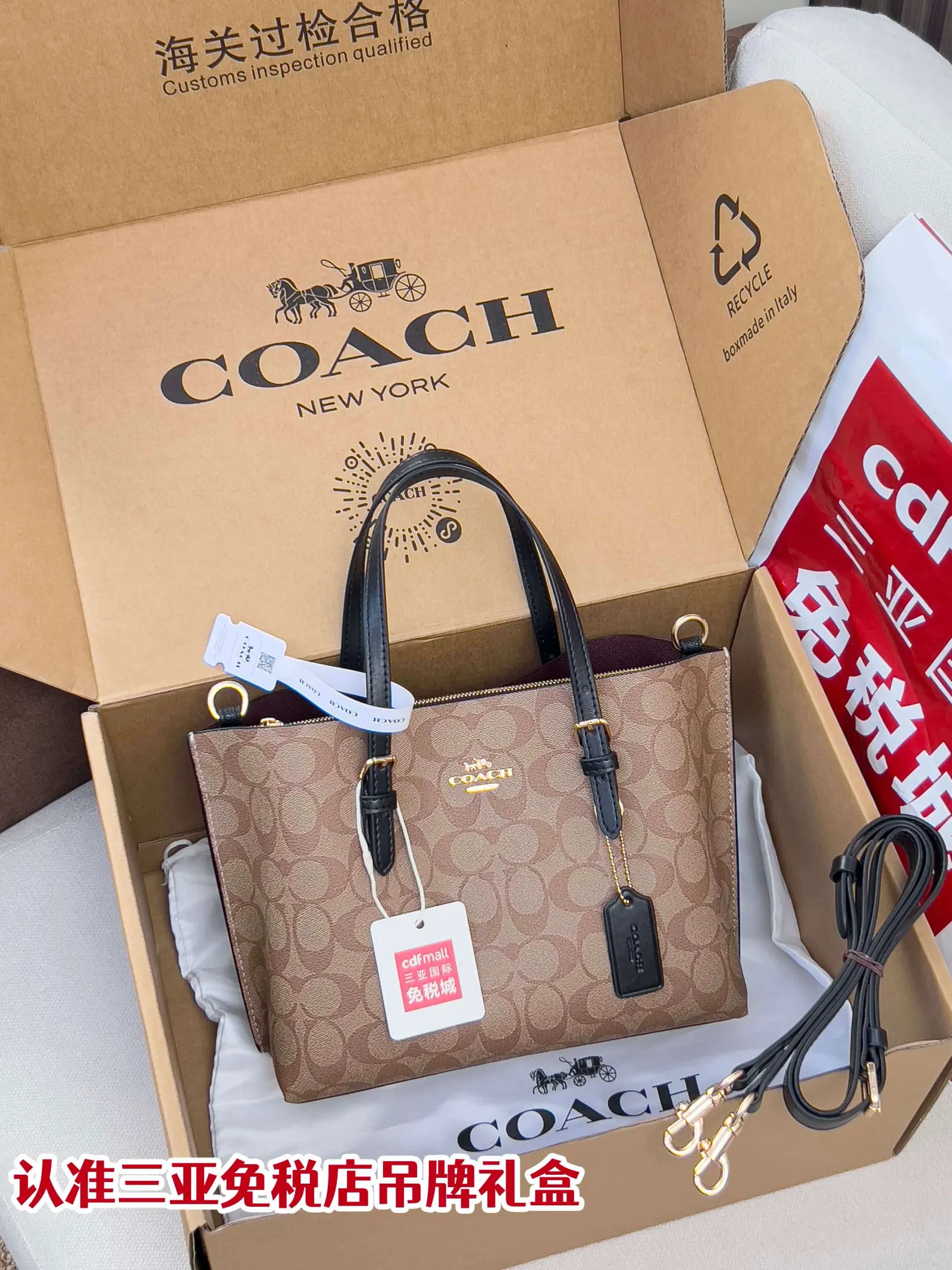 Coach 图片 Mollie Tot 托特包 大容量托特款