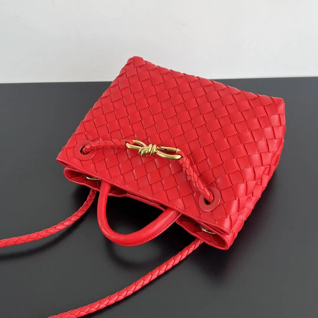 Bottega Veneta 金色 羊皮 斜背包 輕便斜挎款