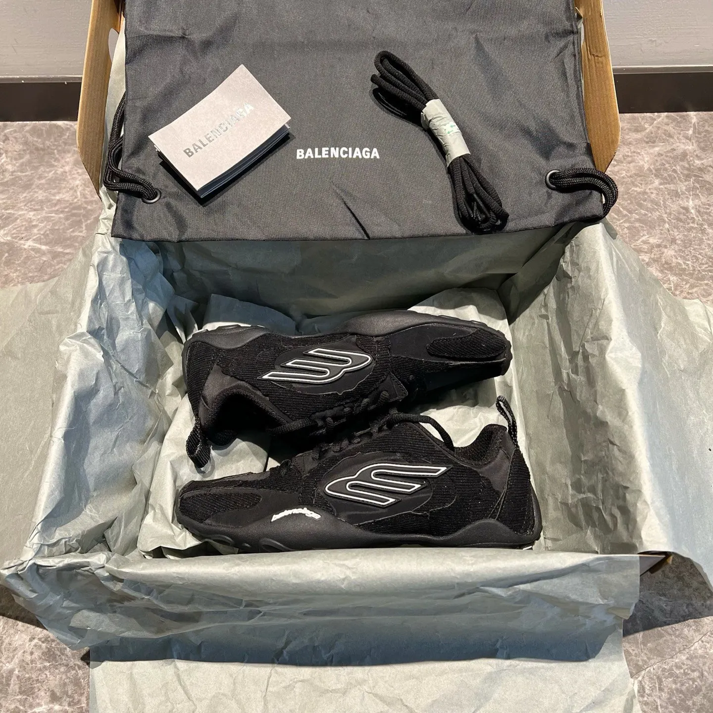 Balenciaga Black Style