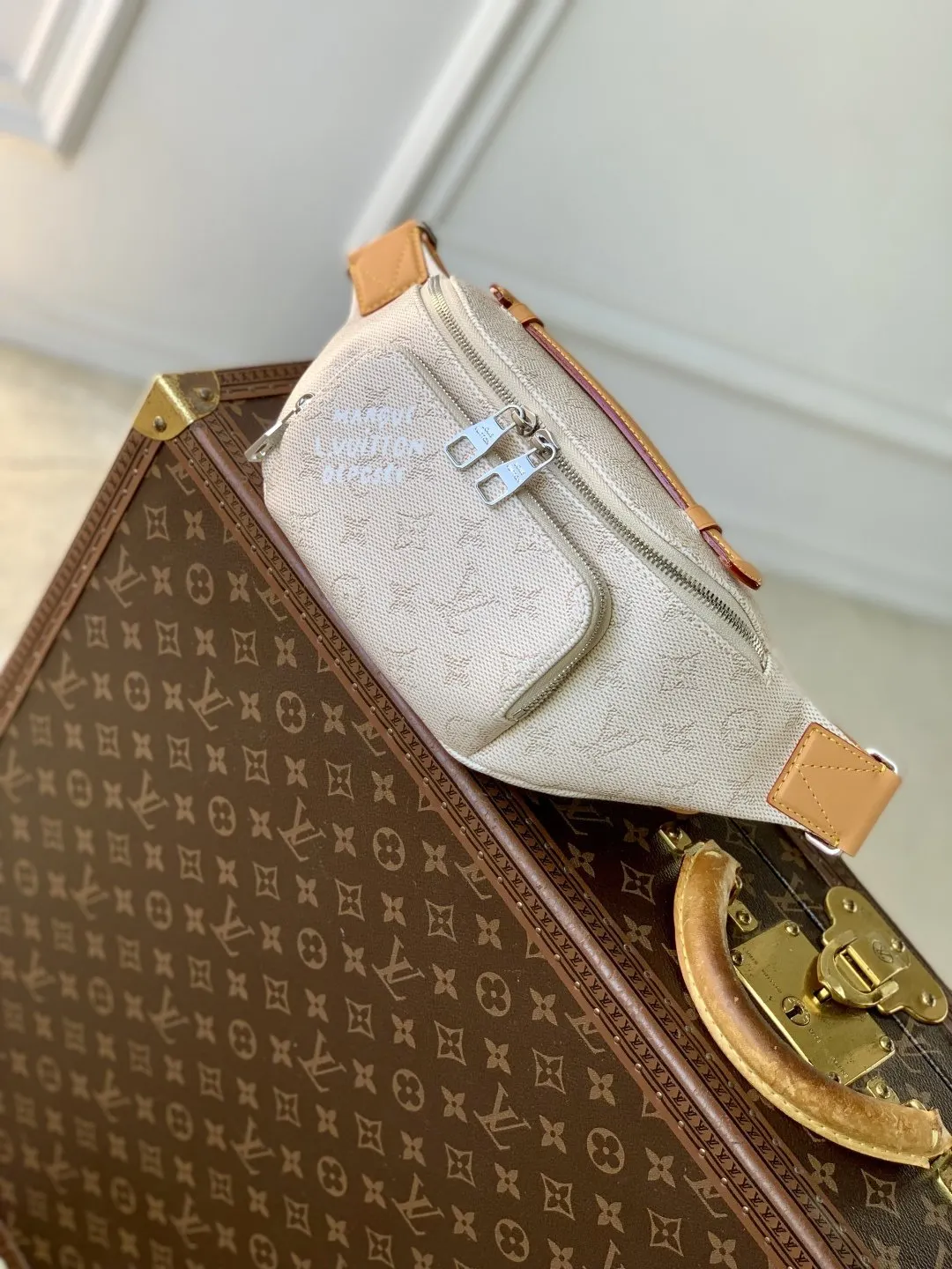 LV 白色 帆布 腰包 休閒腰包款