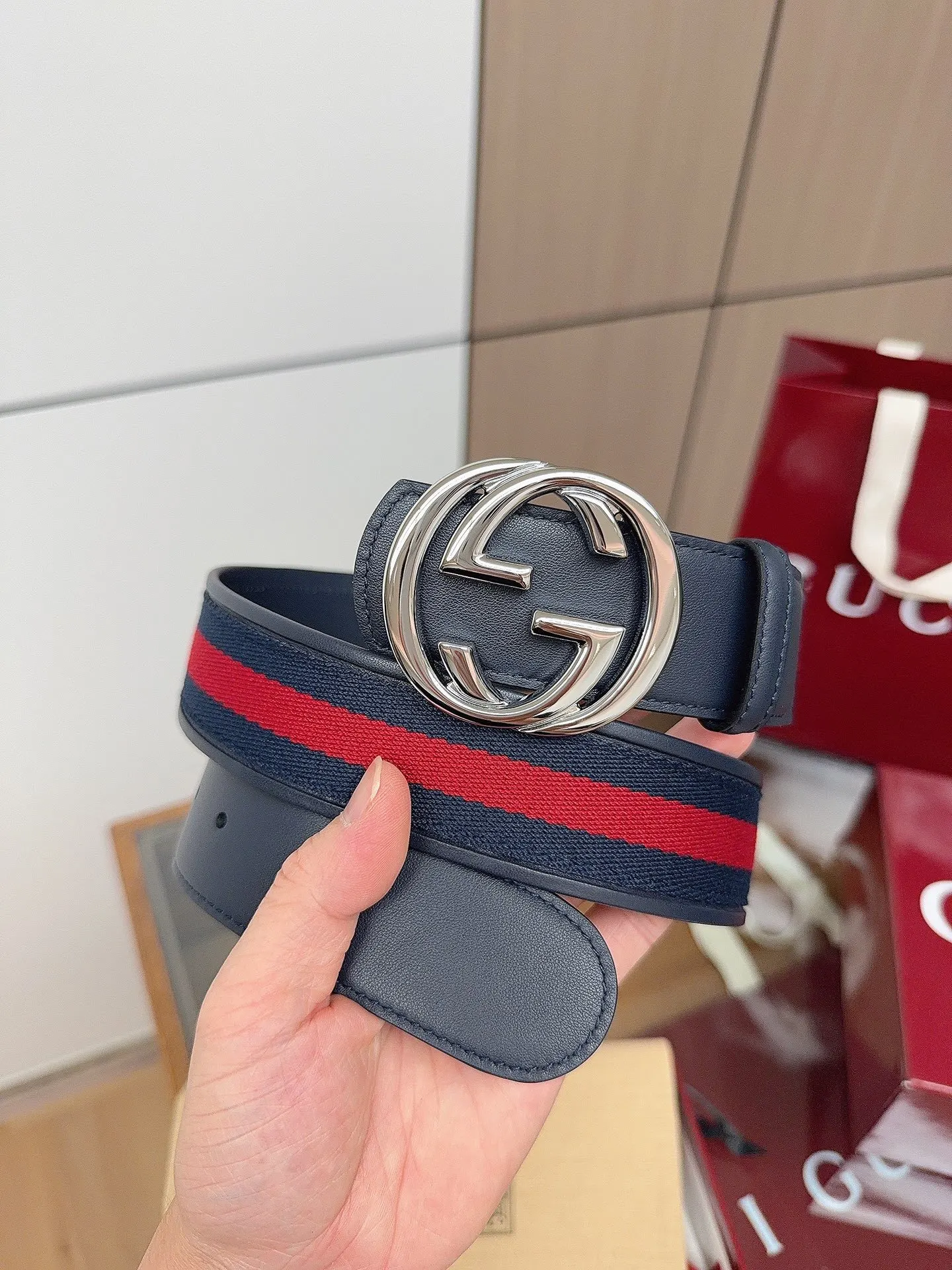 Gucci double G buckle cowhide belt