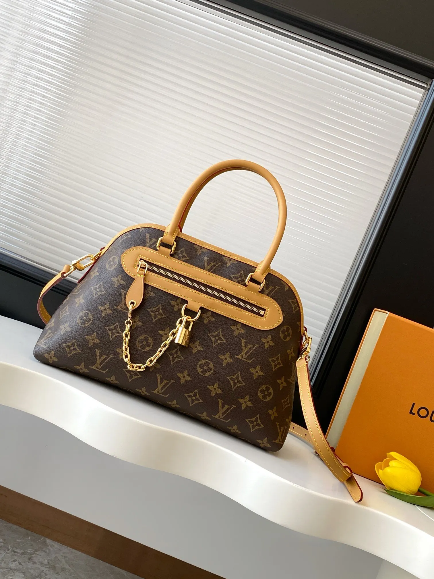 LV Alma 金色老花 貝殼包
