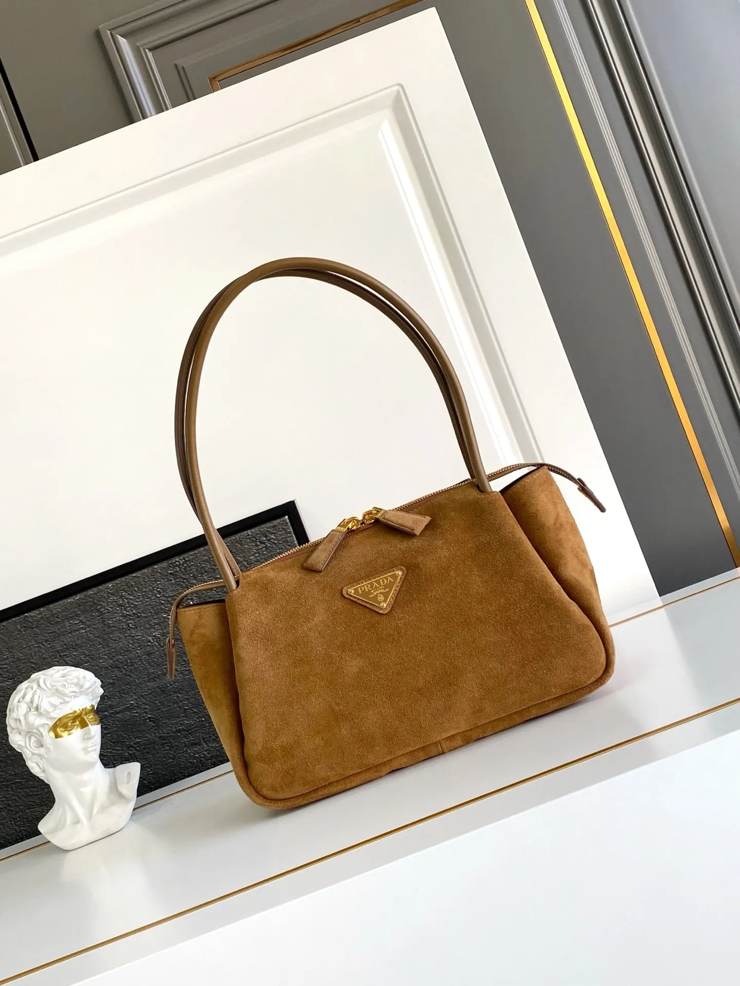 PRADA 1BA444 金色 三角标 腋下包 日常通勤款