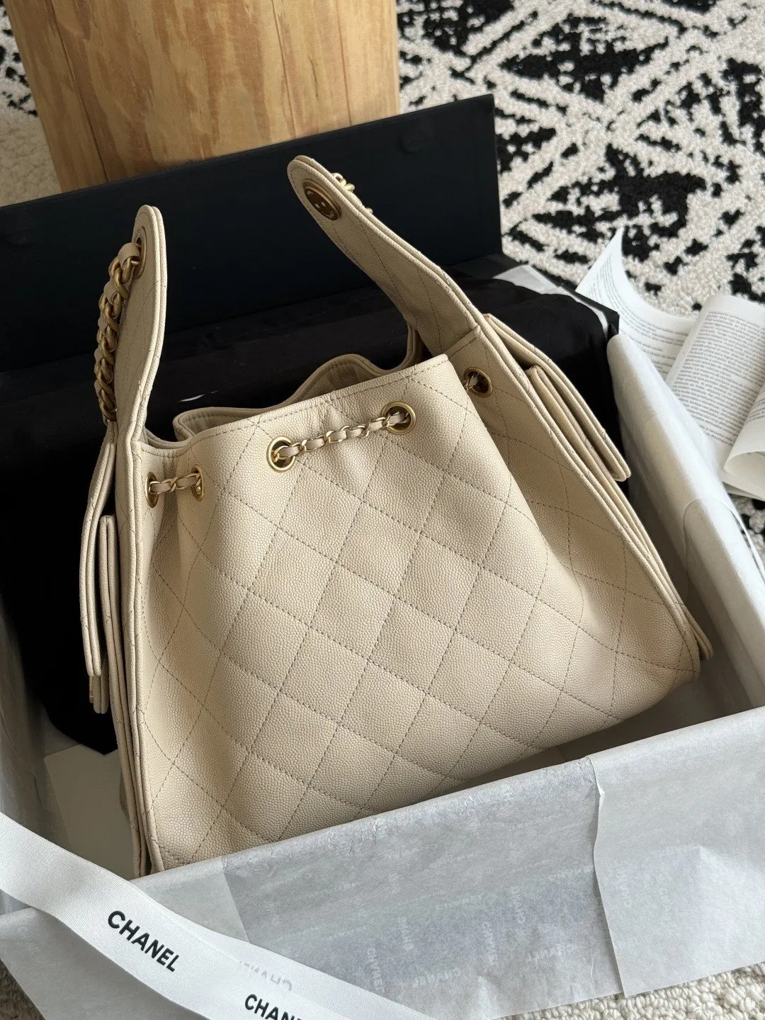 White Beige Hobo Shoulder Bag Vintage Leather