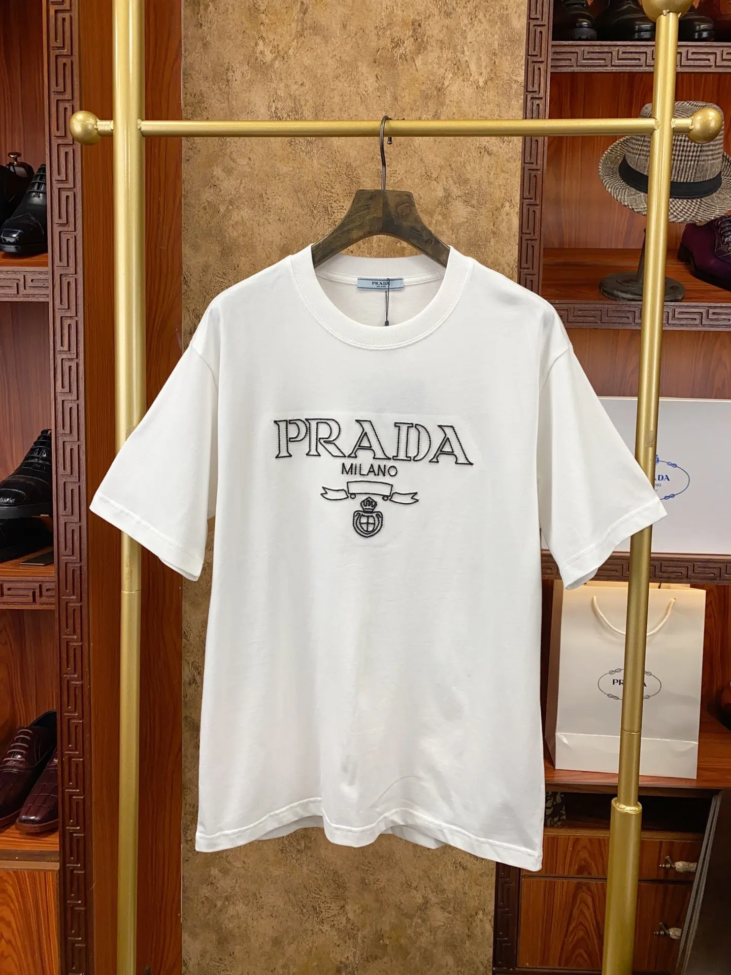 PRADA 棉质 Logo 短袖T恤 休閒百搭款