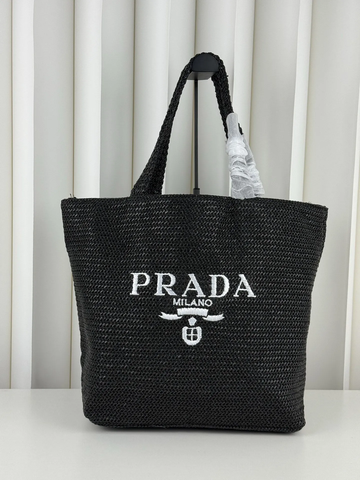 Prada 草编度假包 黑 杏双色 软乎乎编织袋 度 手拿包 精致手拿款