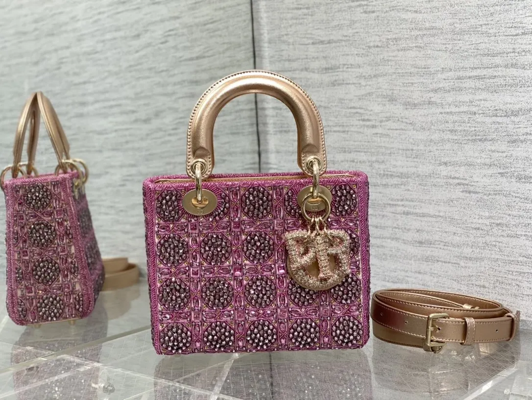 Dior 迷人优雅又气场十足 斜挎手拎也是女人味十足 經典 斜背包 輕便斜挎款