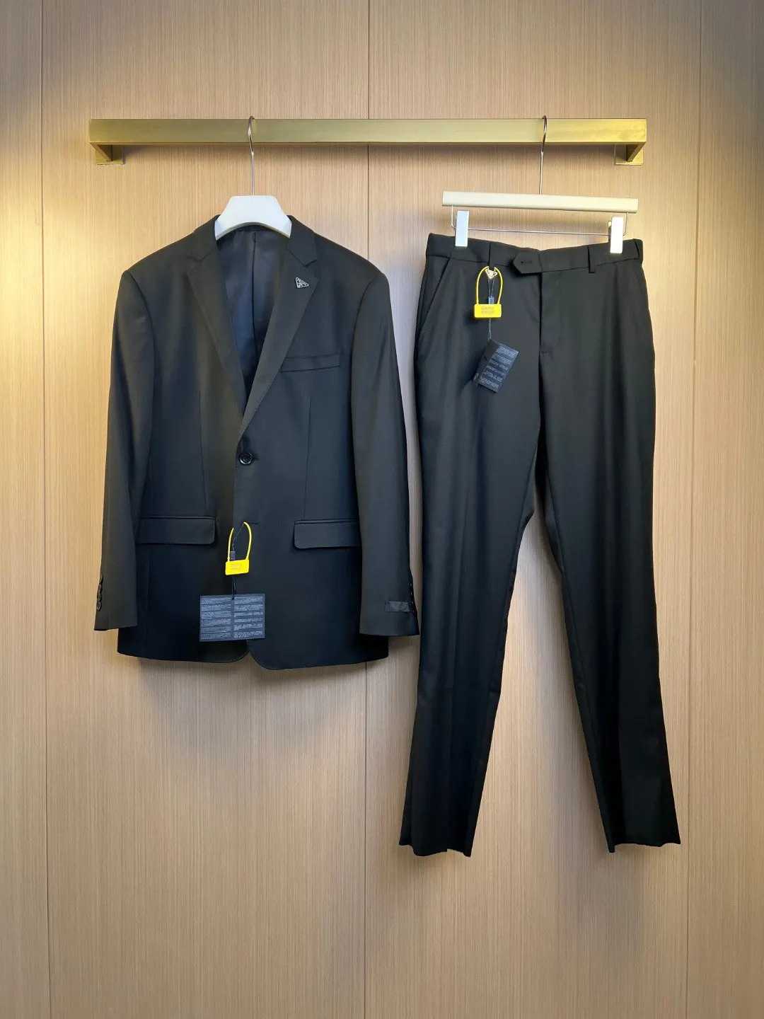 PRADA 三角标 西装套装 商務休閒款
