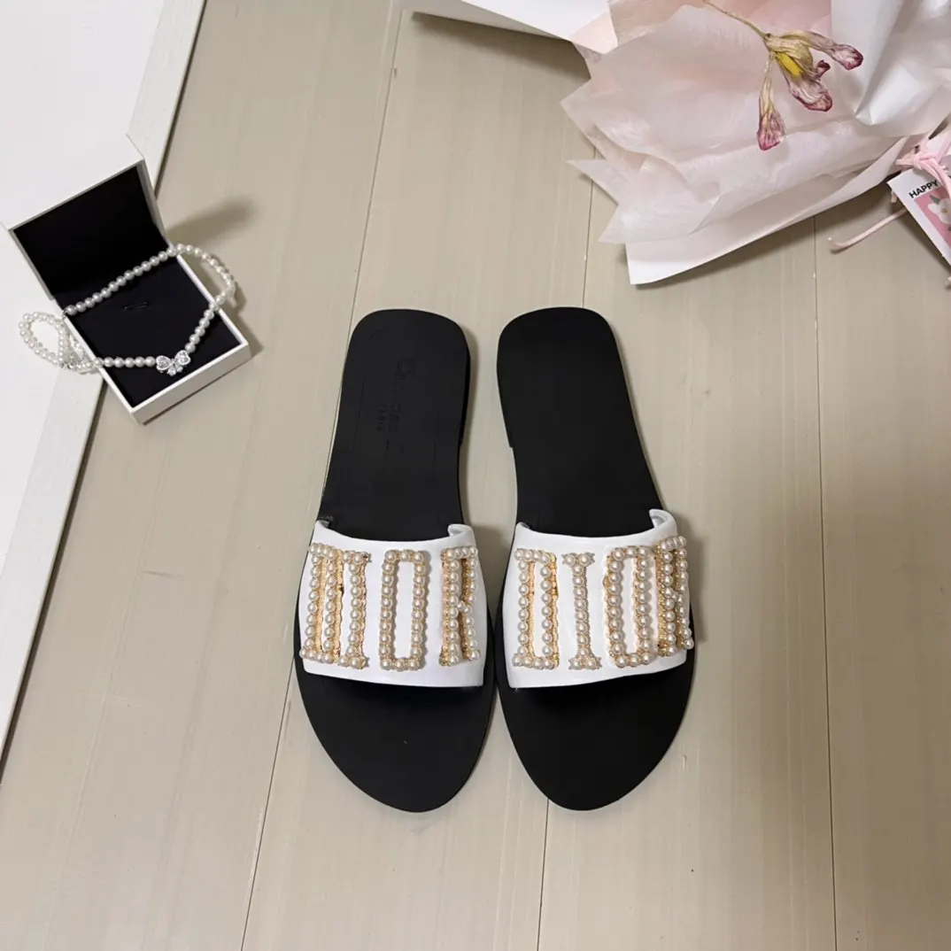 Dior 鞋履 舒適百搭款