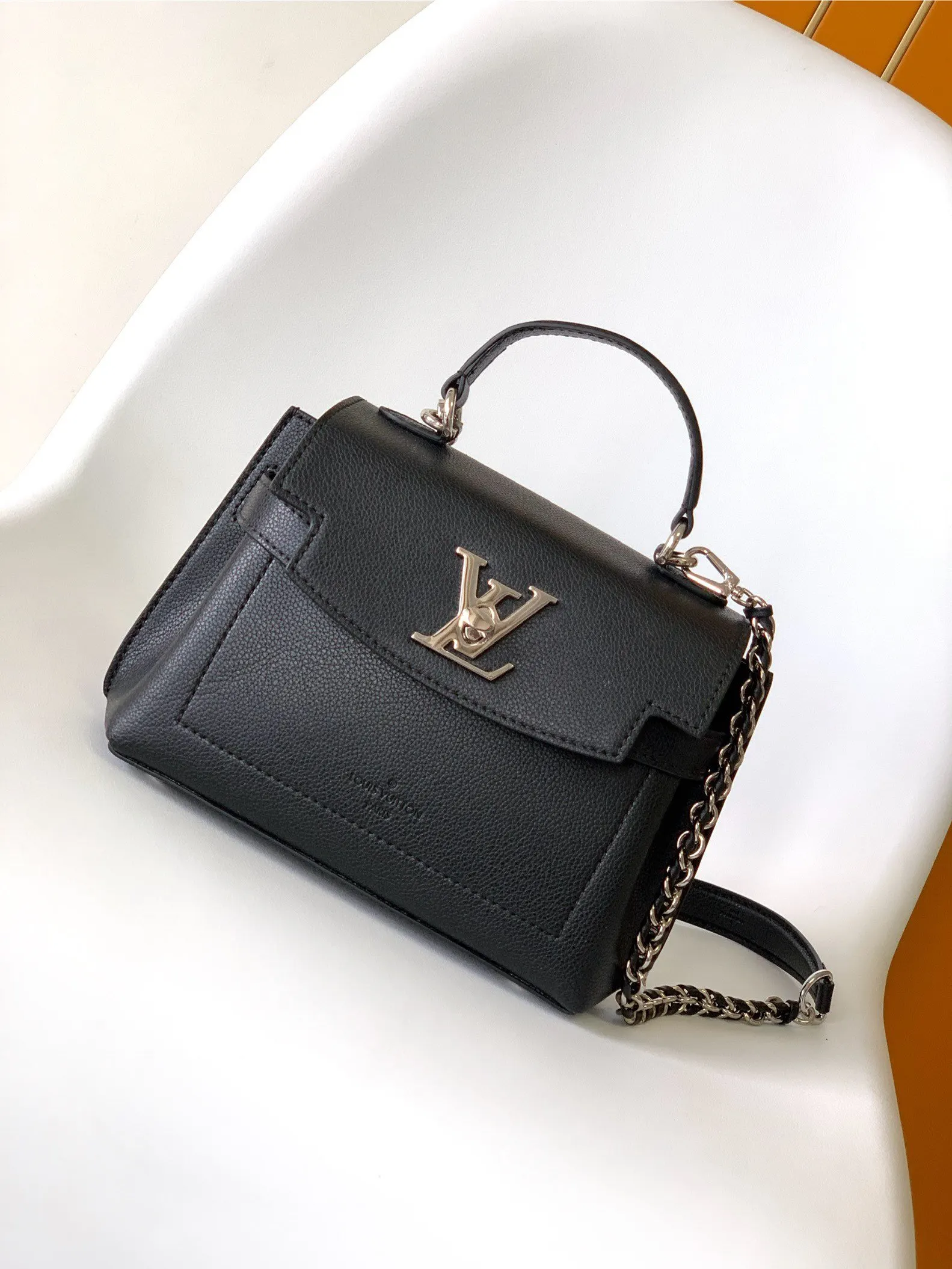 LV 灰色 牛皮 链条包 精致链条款