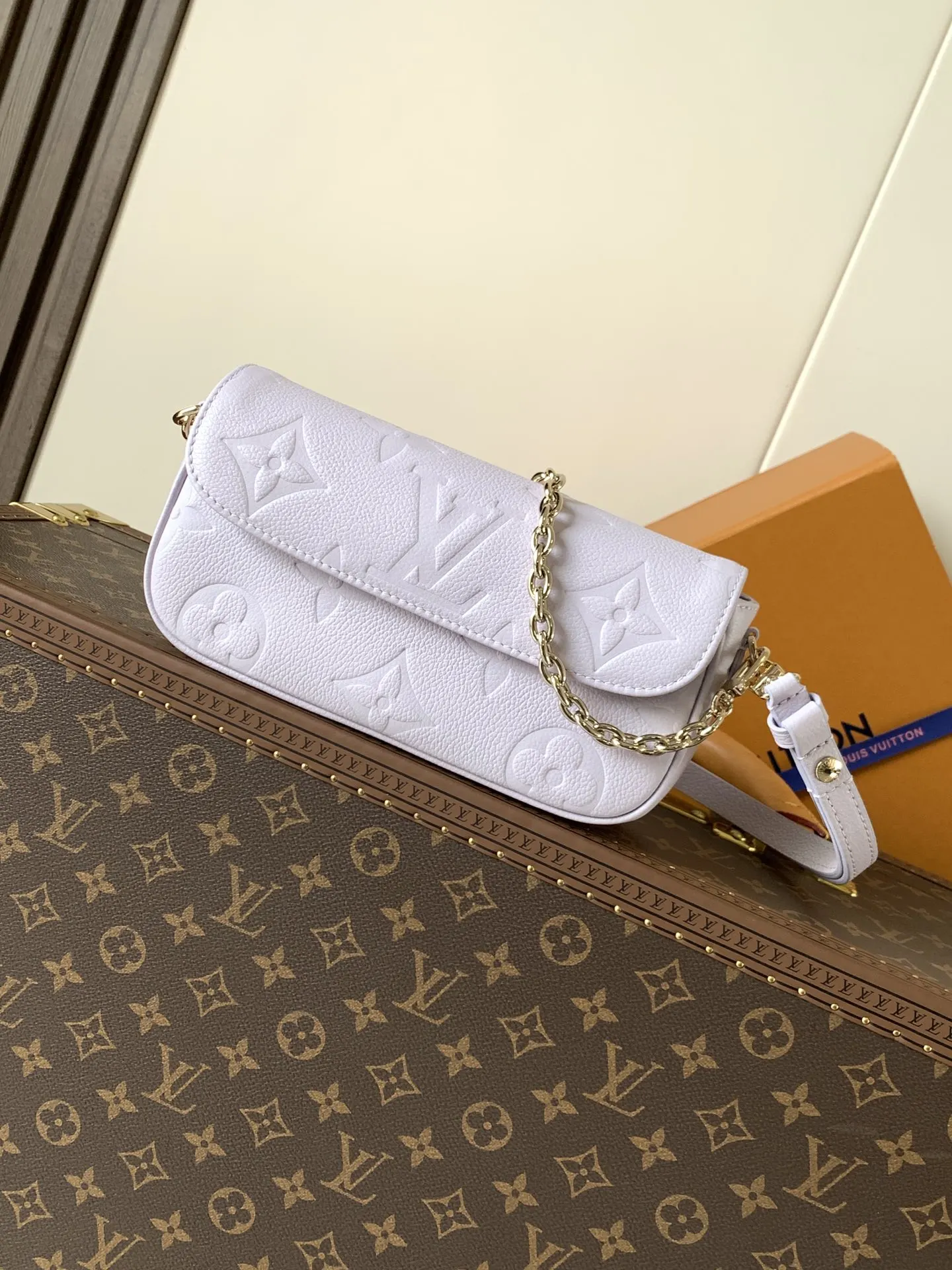 Chain Bag Leather