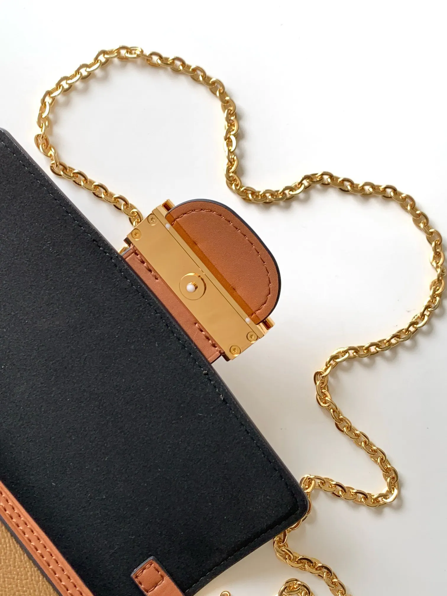 Louis Vuitton Chain Bag Leather