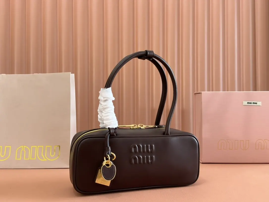 小牛皮 M家 单肩包〰 火爆全网中 超美 日常单肩背款