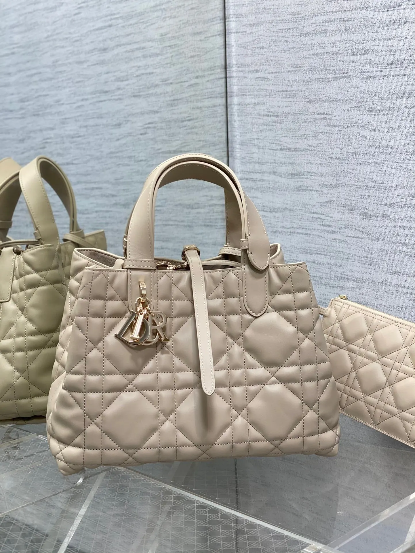 Dior 米色 小牛皮 中号胭脂米色 带着 toujours 去旅行 超大 收纳包 旅行收纳款