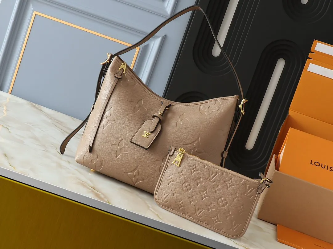 CarryAll Monogram 手拿包 精致手拿款