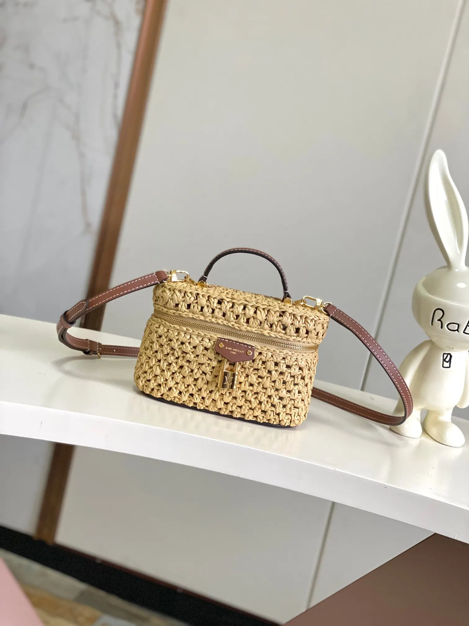 Louis Vuitton Chain Bag Leather