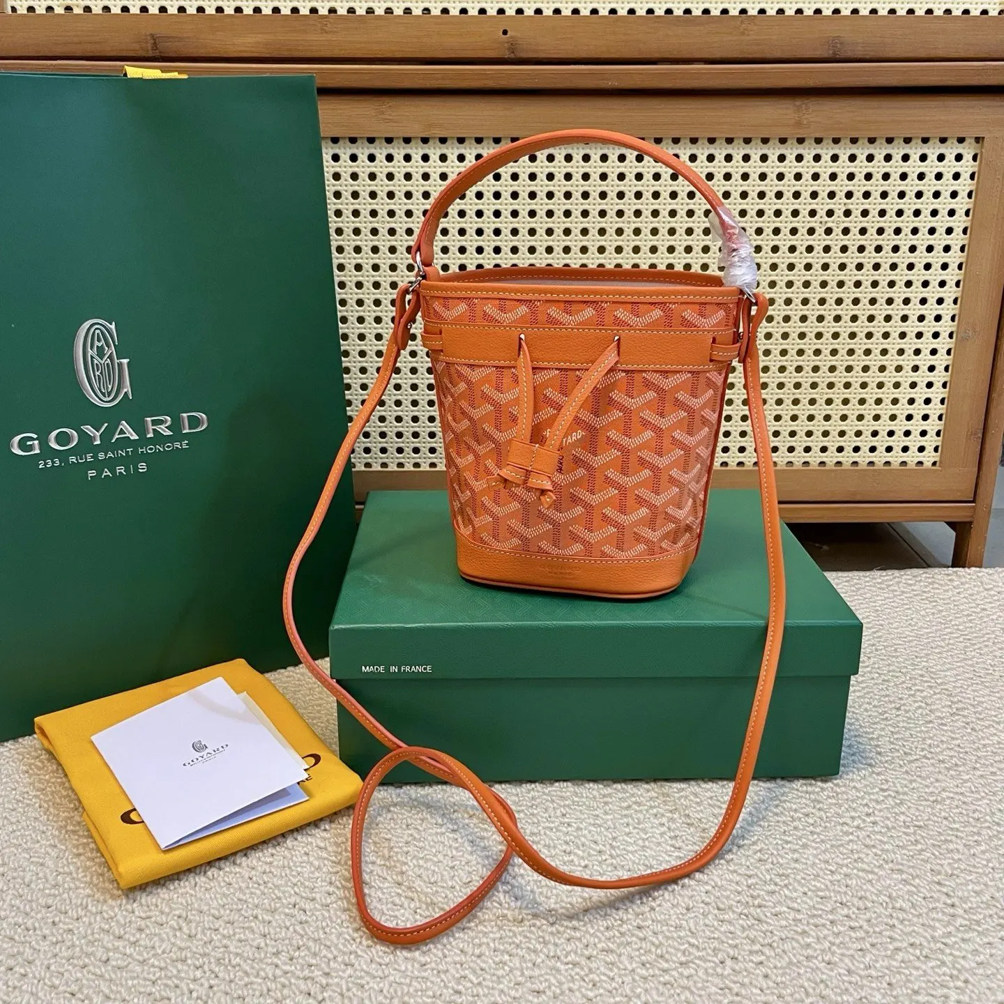 Goyard 皮革 轻盈小巧去始终保持标志性水桶百搭造型 水桶包 休閒水桶款
