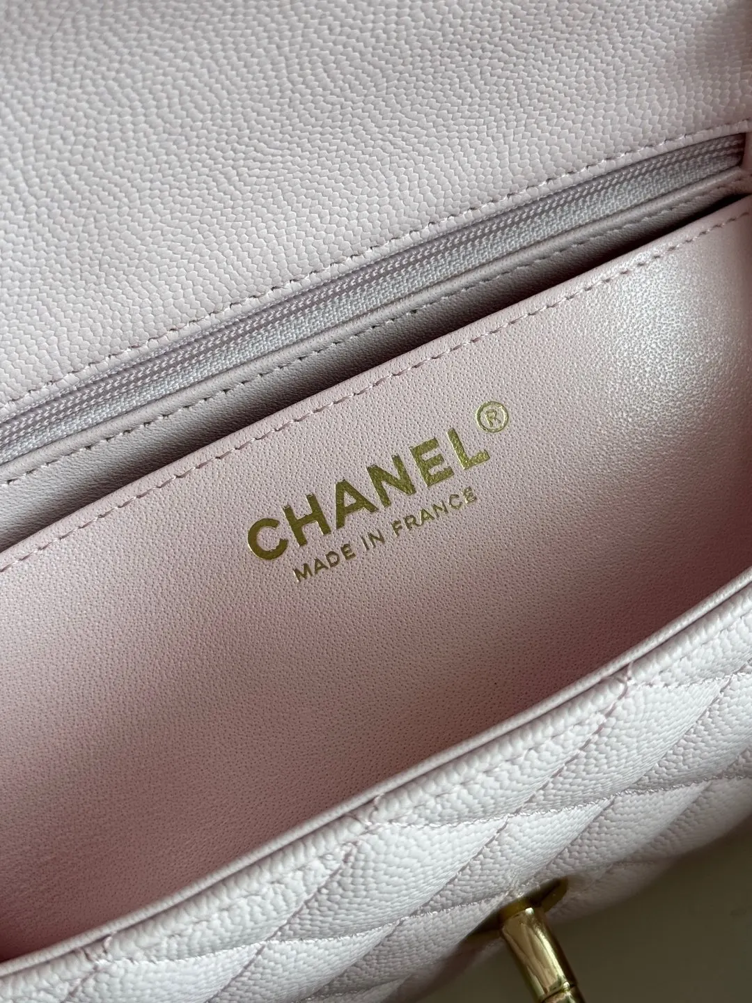 Crossbody Bag Lightweight Classic Leather